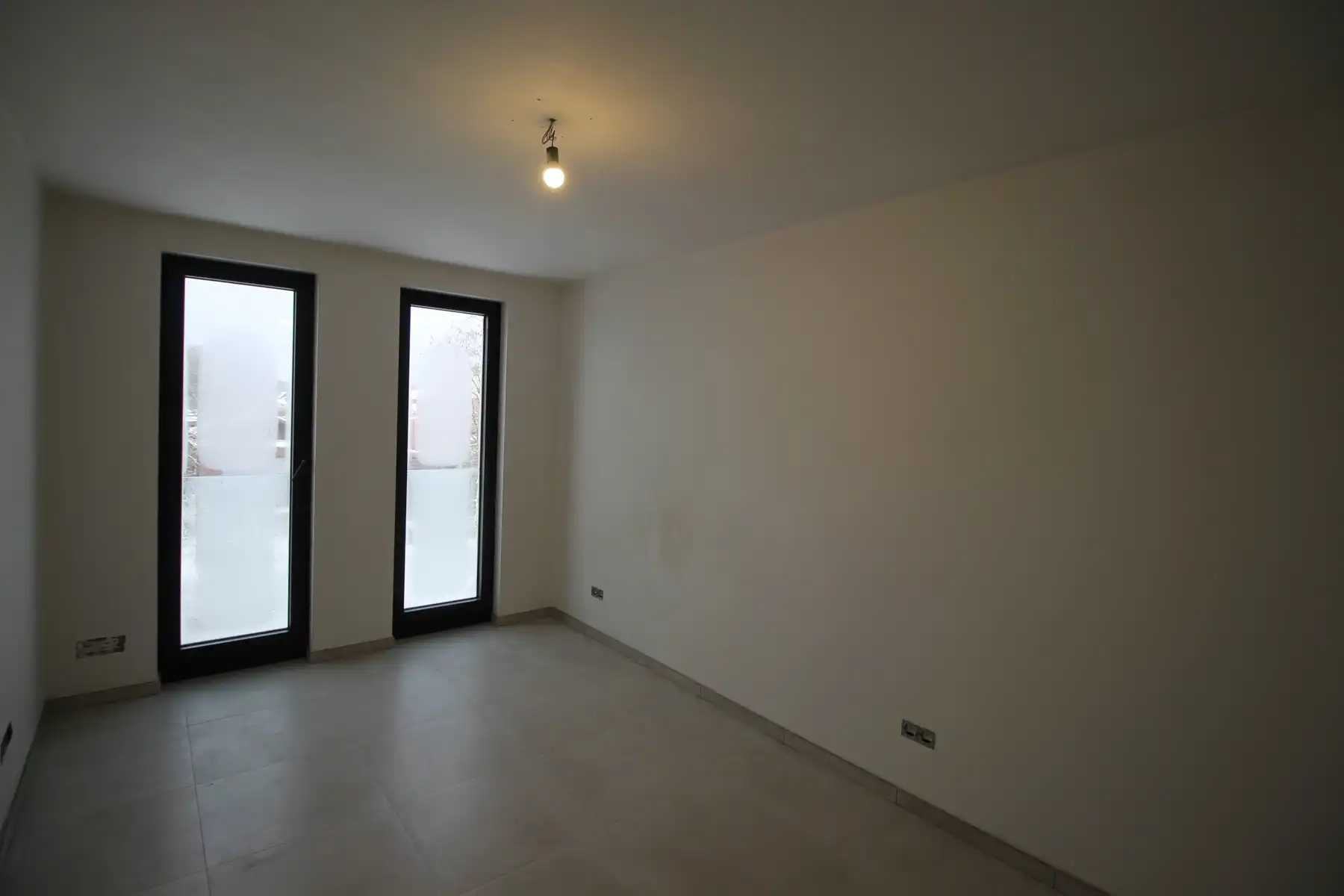 Energiezuinige nieuwbouwwoning met 4 slaapkamers, terras met tuin, tuinberging, carport en autostaanplaats. foto 11