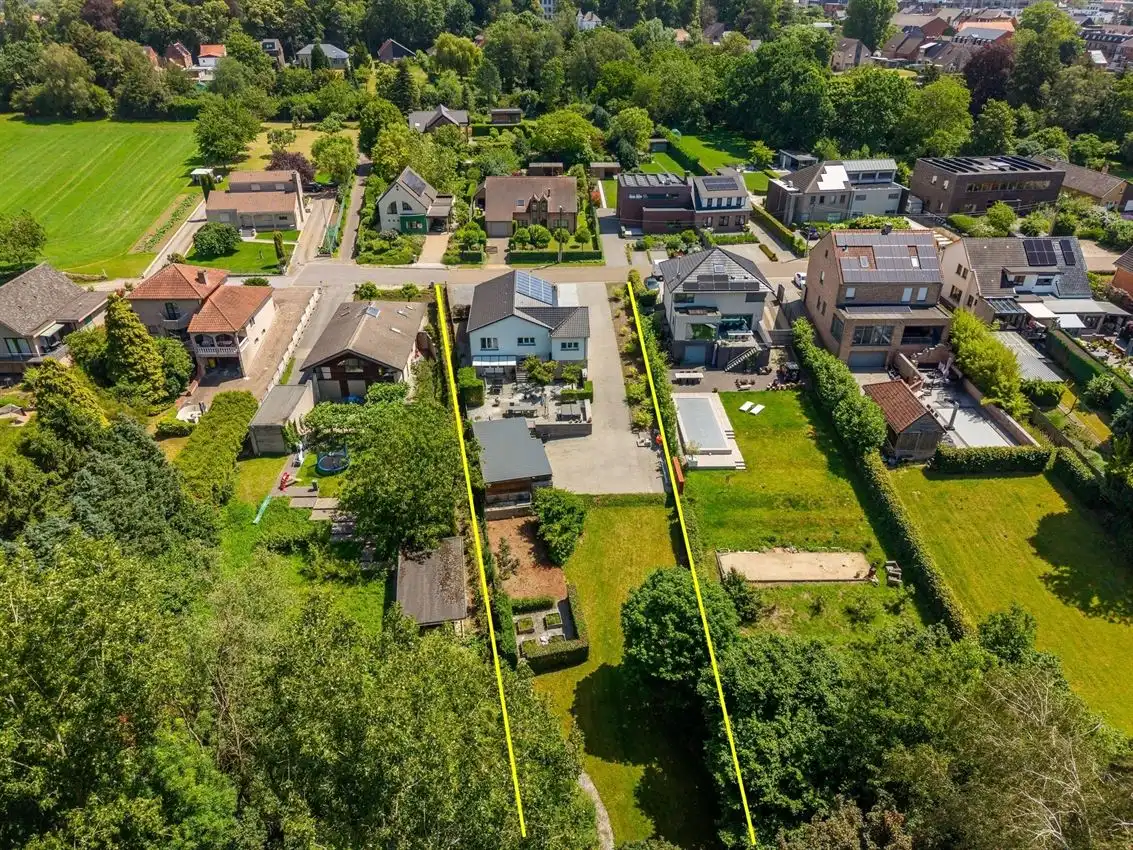 Grote tuin, zee aan ruimte en tot 5 slaapkamers foto 37