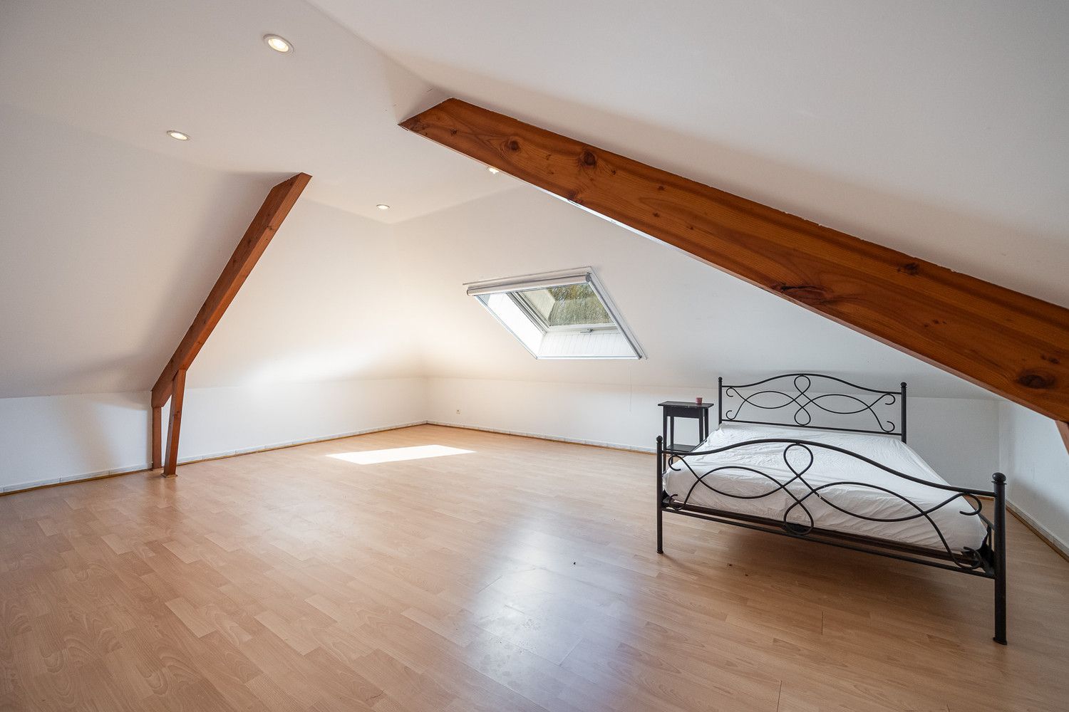 Villa op een uniek perceel van 1 hectare met vijver en zwembad foto 26