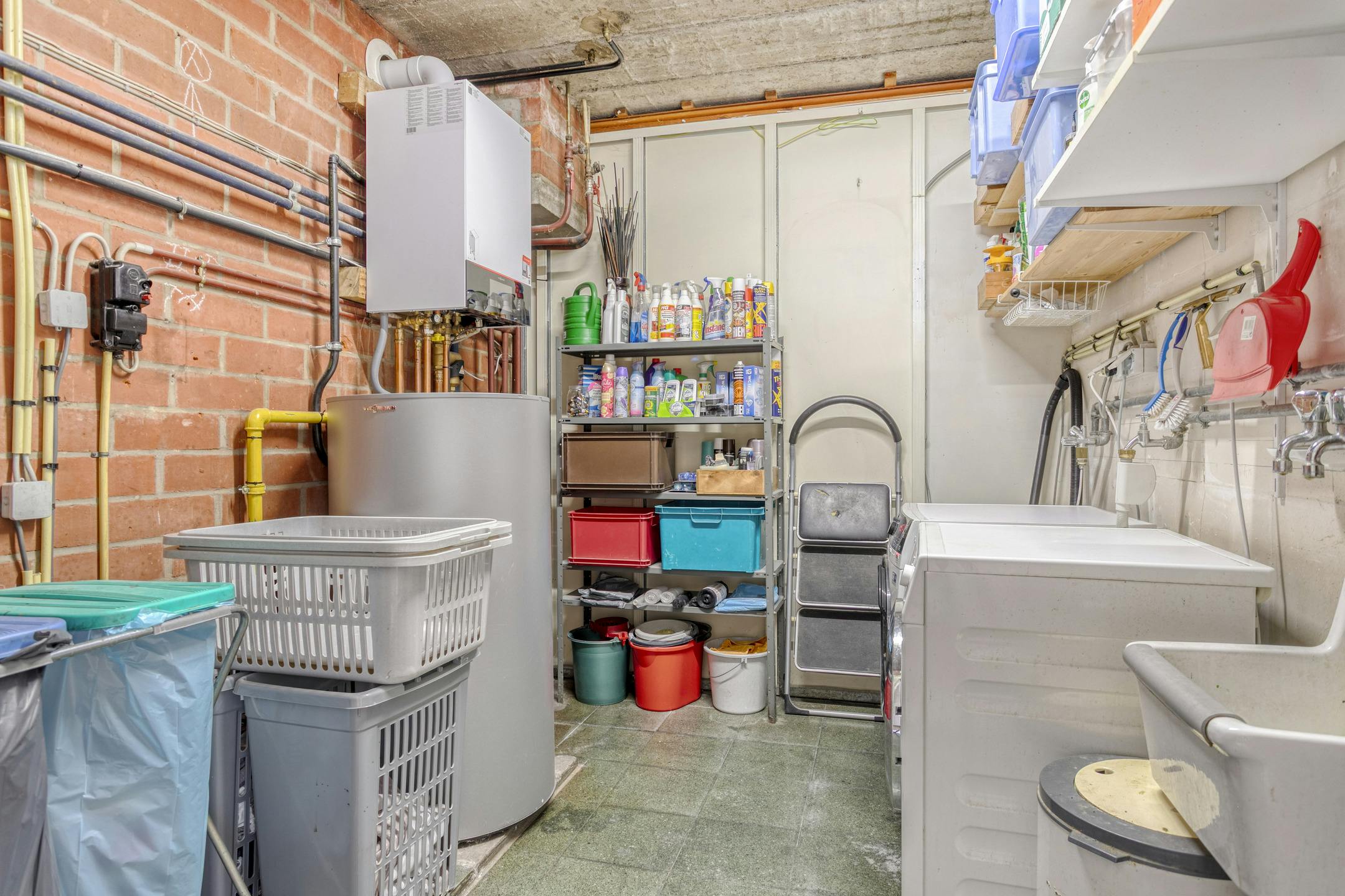 Praktijkruimte met woonst te koop in Beveren-Leie foto 29