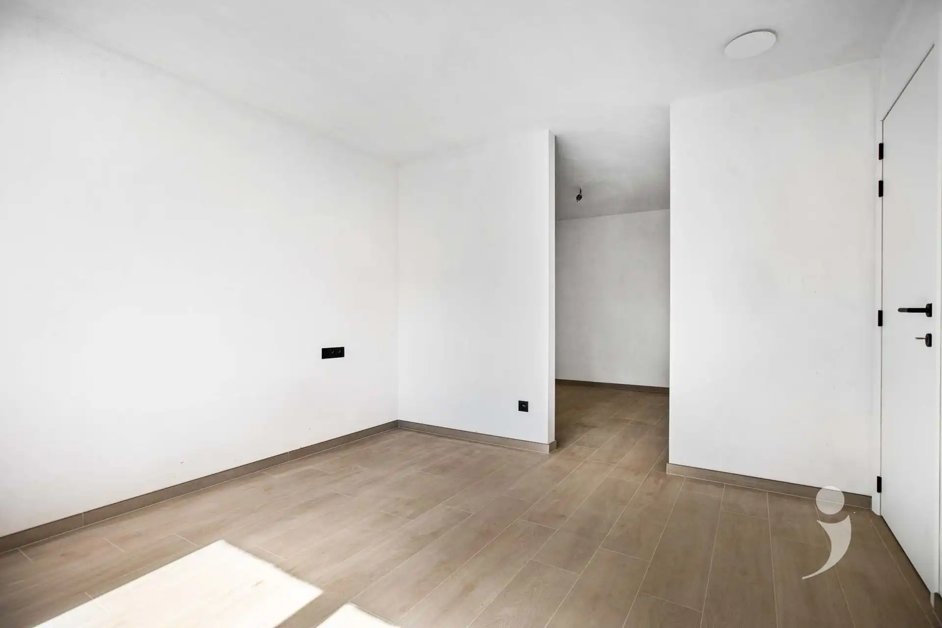 Knappe nieuwbouw woning op een rustige locatie!  foto 12