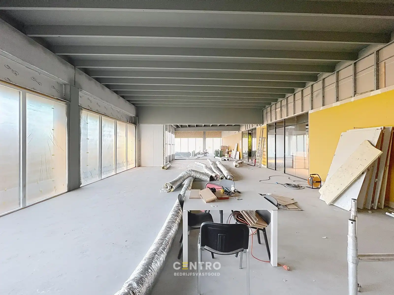 Energiezuinige, vernieuwde SERVICED kantoorruimte met mogelijkheid om een MAGAZIJN (215m²) bij te huren op Ieper Business Park! foto 17