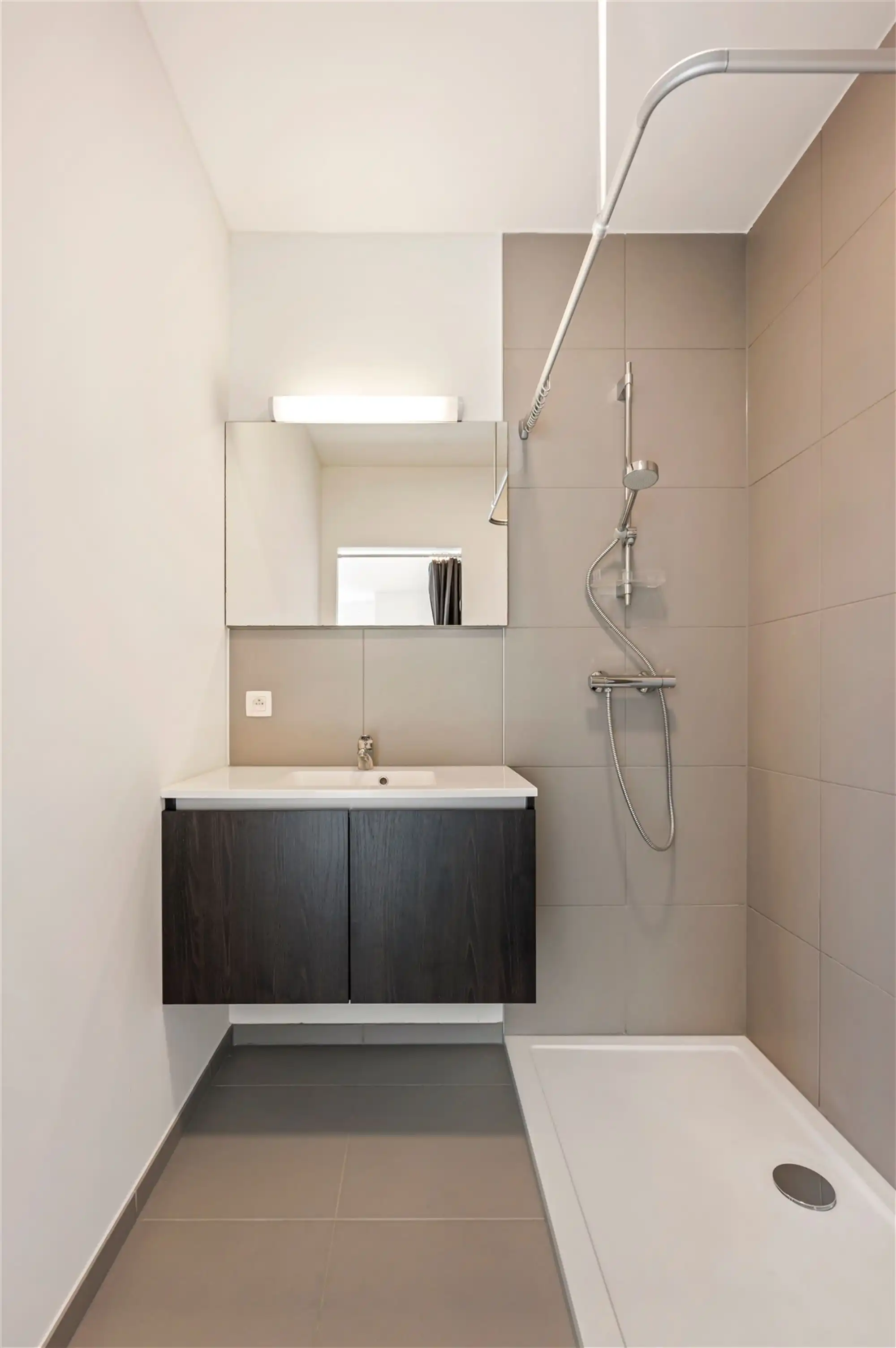 Ruime studentenkamer met terras! foto 9