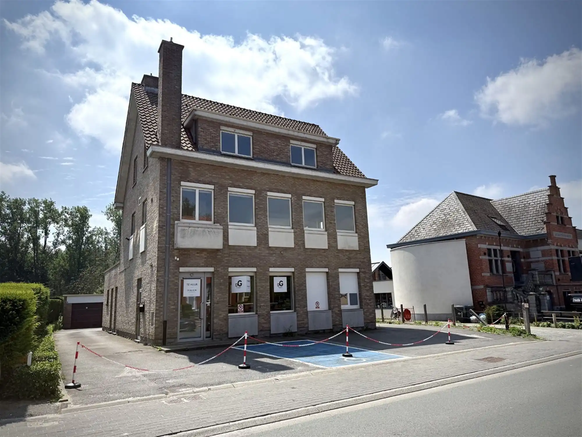 KANTOORRRUIMTE / DIENSTENRUIMTE / KABINET / PRAKTIJKRUIMTE op TOPLOCATIE foto {{pictureIndex}}