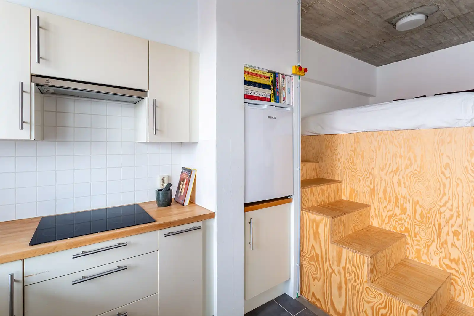 Instapklare studio met loftgevoel en zonneterras foto 12