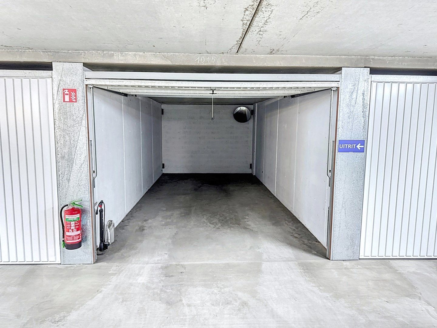 Ruime garagebox op verdieping -1 in Res. J. Stubbenpark foto 2