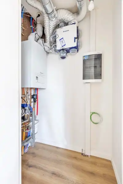 Volledig gerenoveerd, 1 slaapkamer appartement  met terras en parkeerplaats TE KOOP in Beveren-Leie! foto 19