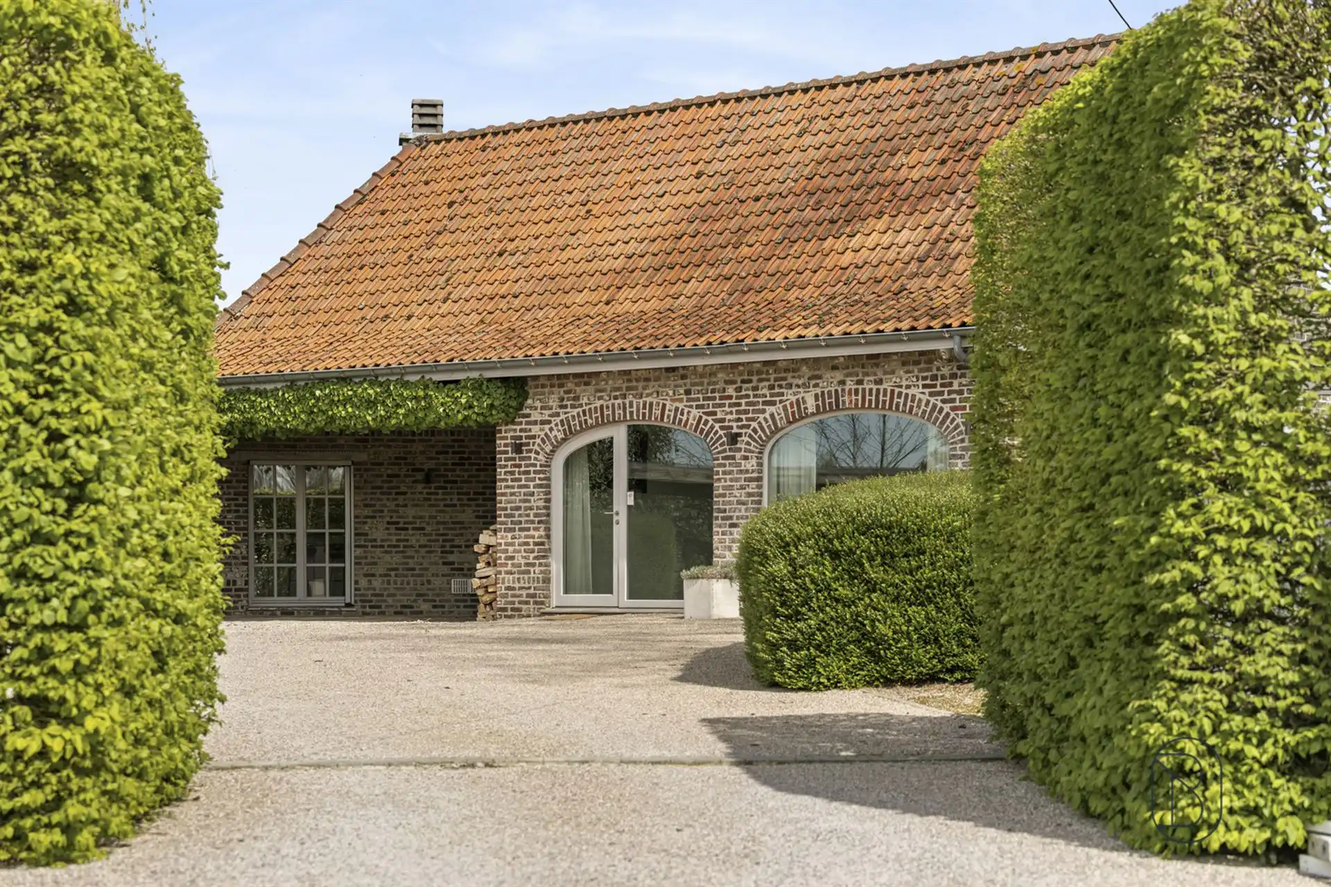 Charmante hoeve met zwembad en praktijkruimte in Kruishoutem foto 2