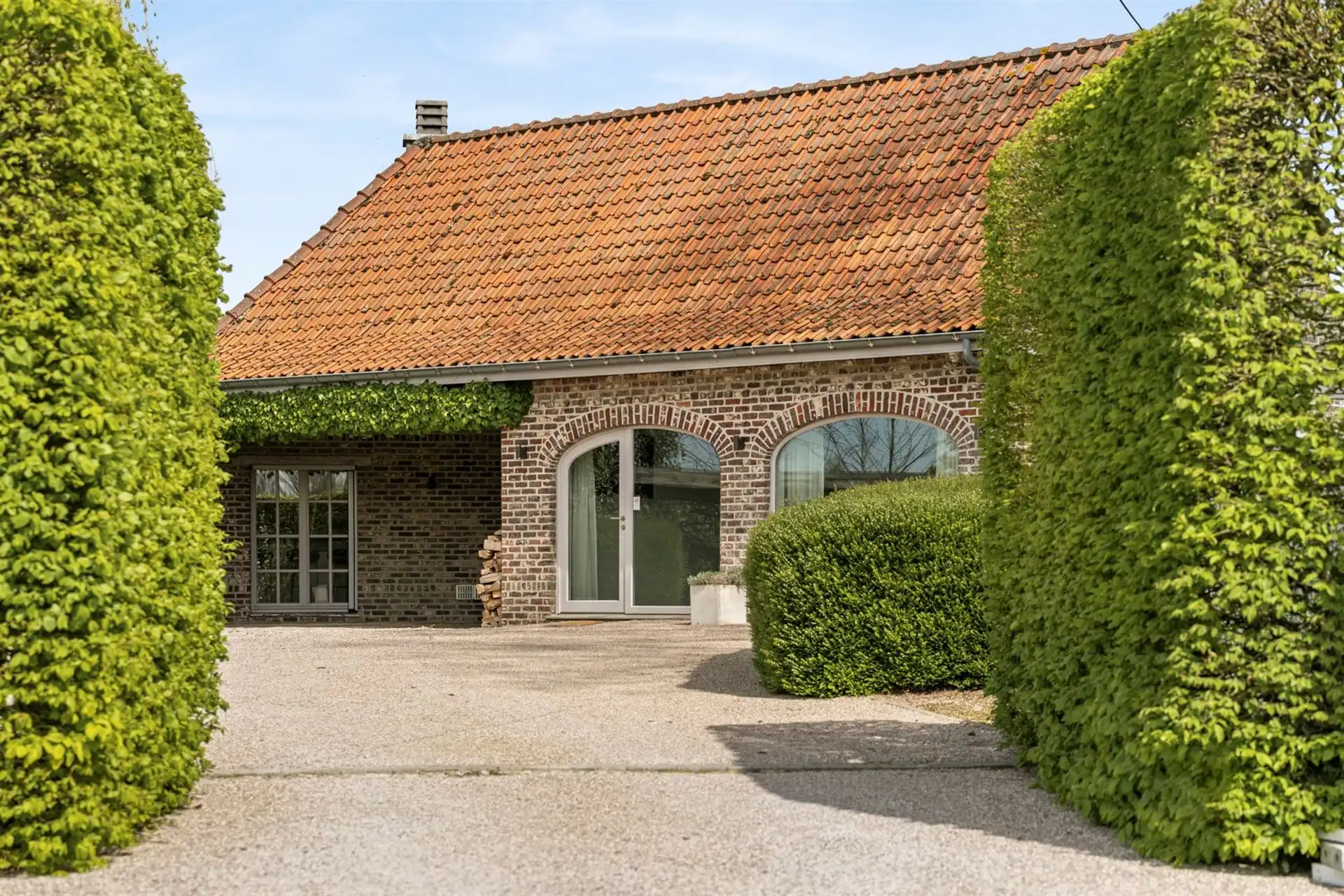Charmante hoeve met zwembad en praktijk in Kruishoutem foto 2