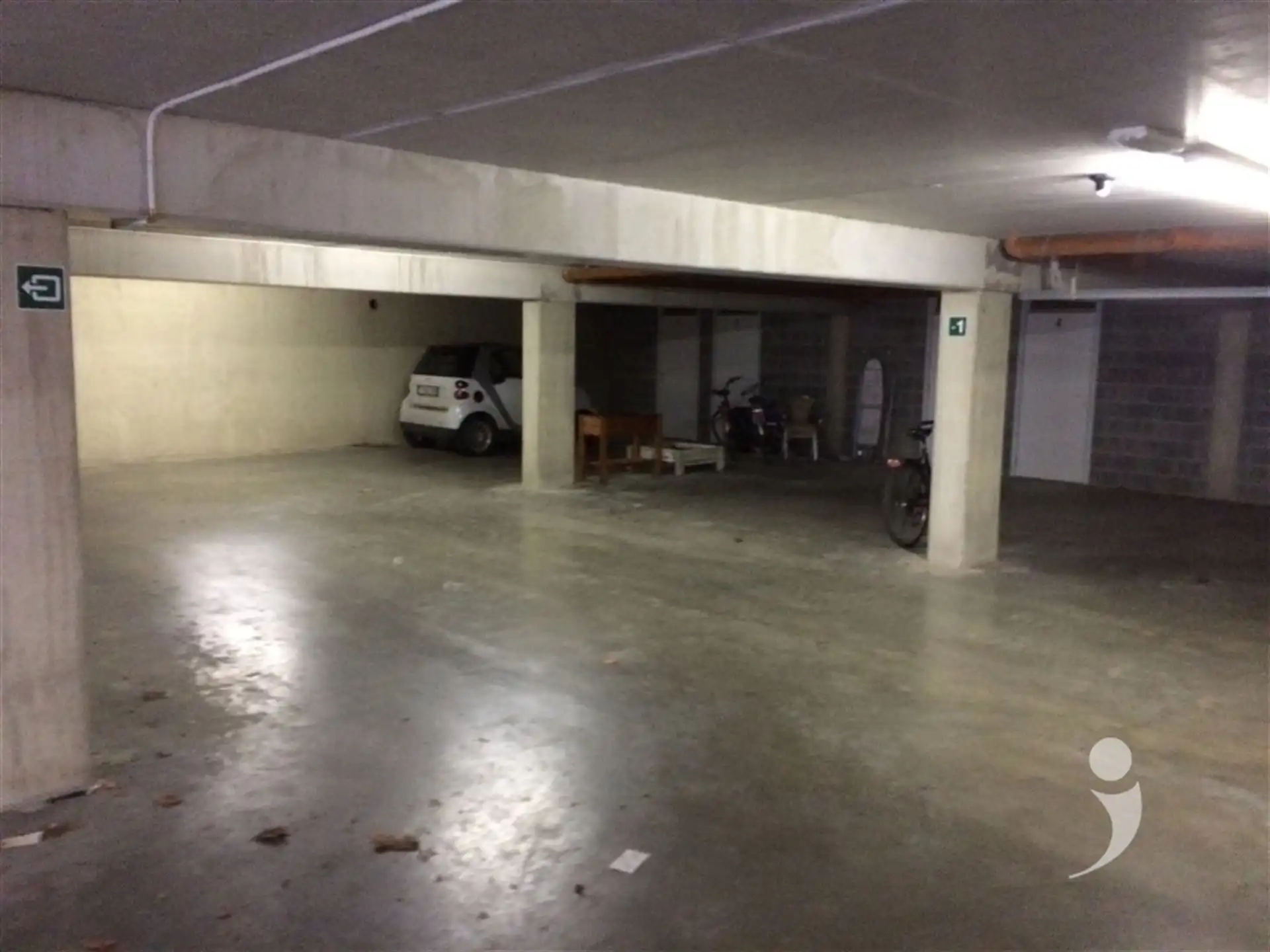 Ruime duplex foto 17