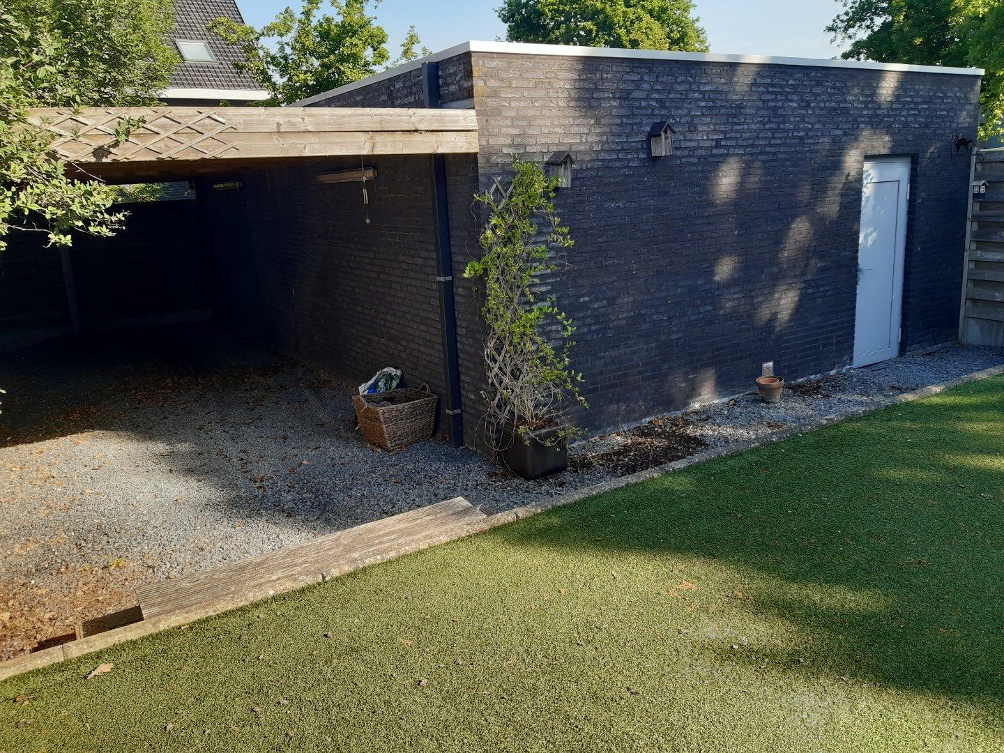 Rustig wonen (half open met garage). foto 19