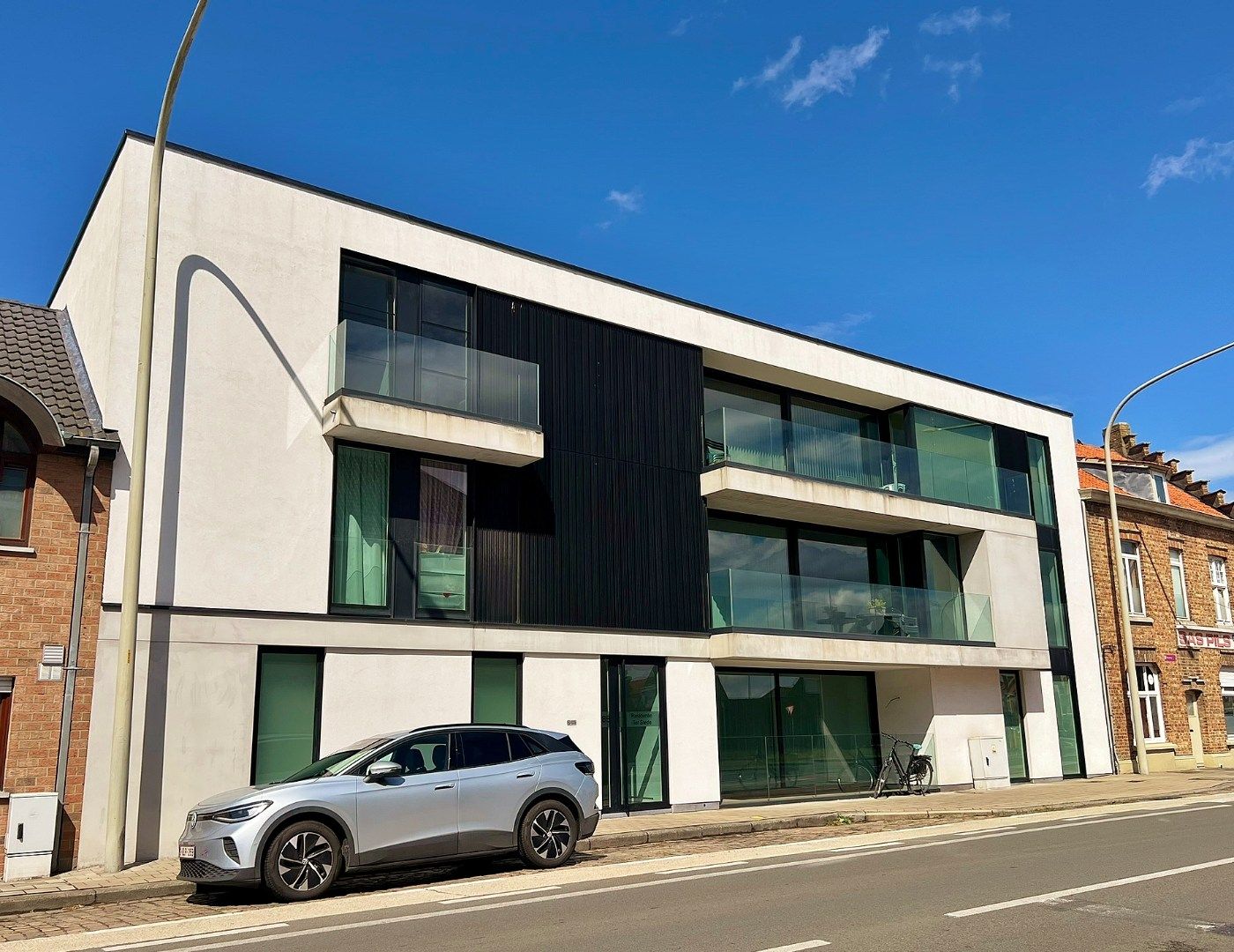 Nieuwbouwappartement met 2 slaapkamers, terras en autostaanplaats foto {{pictureIndex}}