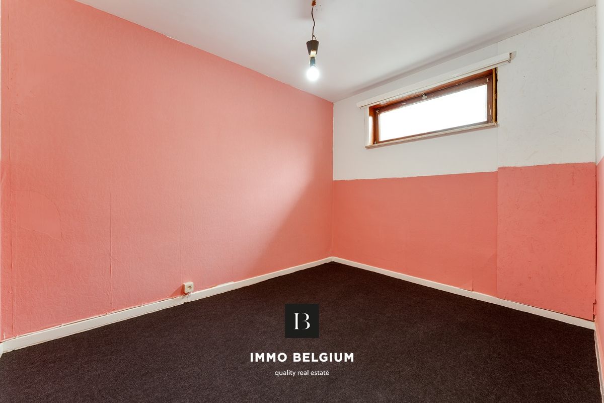 Op te knappen appartement met 2 slaapkamers nabij het centrum foto 5