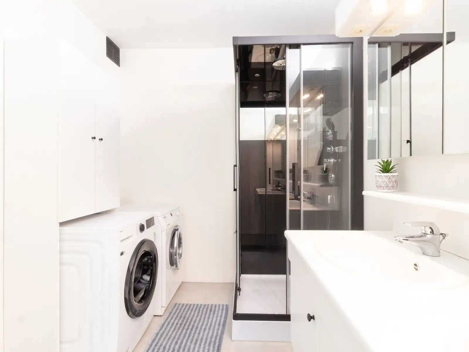 Licht en ruim appartement met prachtig uitzicht foto 9