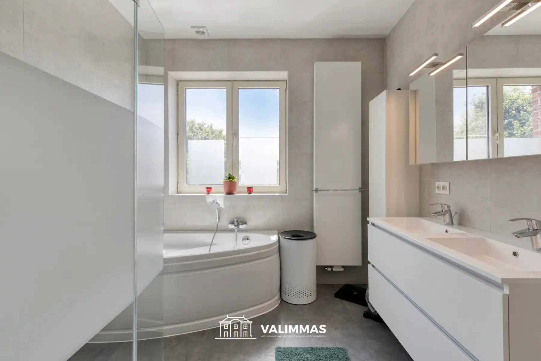 Zeer ruime woning met praktijkruimte, garage & tuin... foto 16