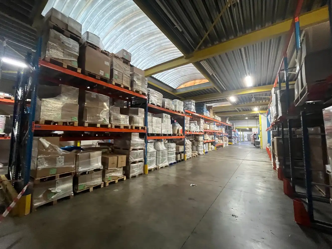 1.144m² Bedrijfsgebouw op 25a38ca foto 20