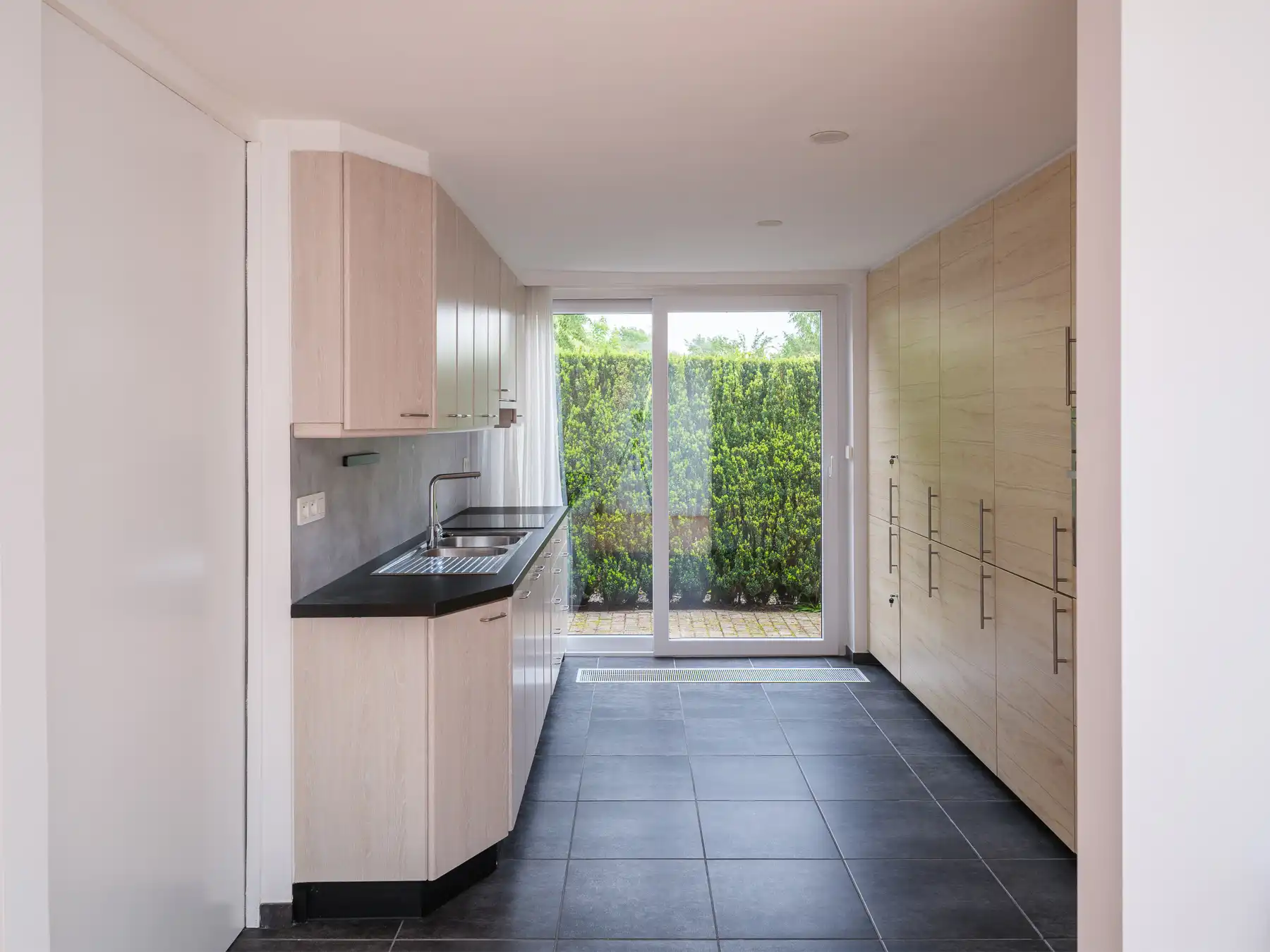 Architecturale woning in een rustige residentiële buurt  foto 6