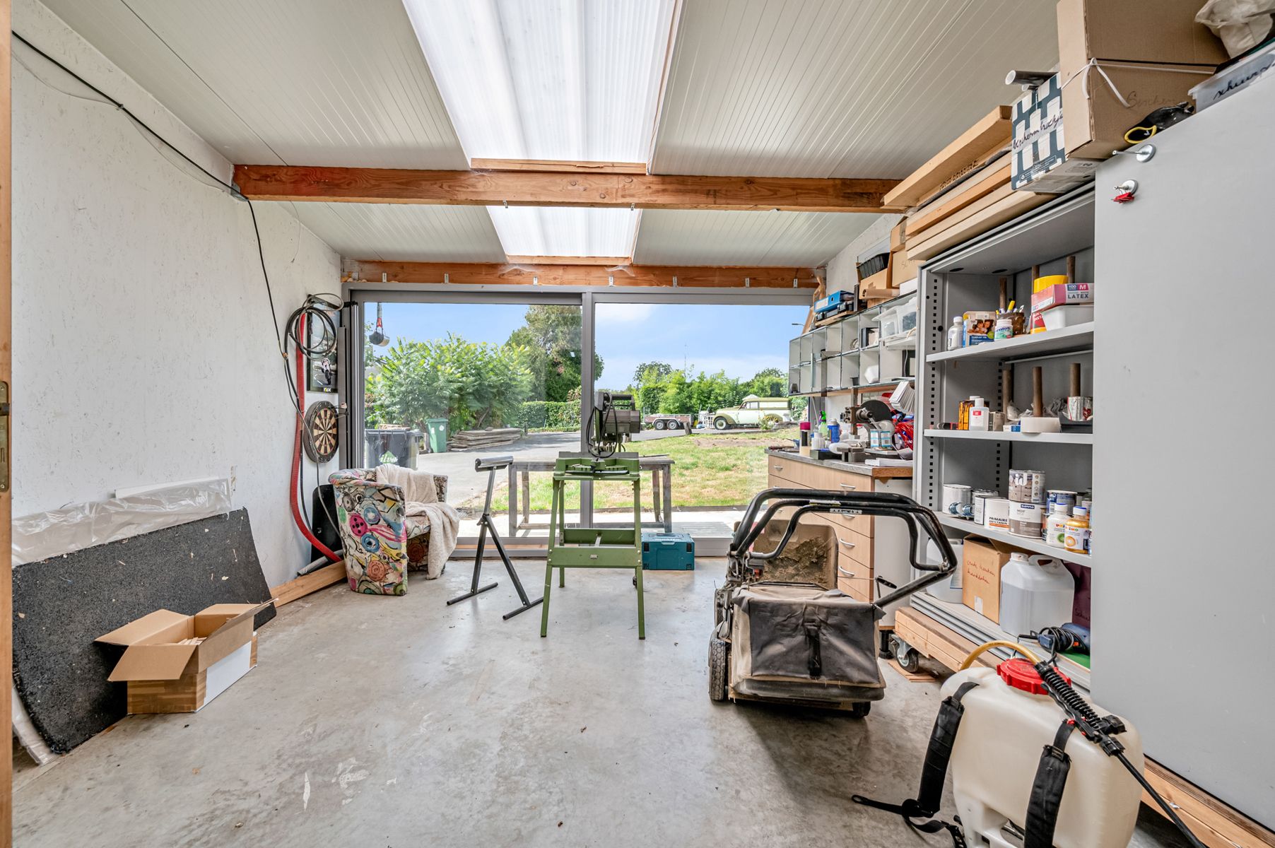 Ruime woning met atelier en garage op perceel van 32 are  foto 11