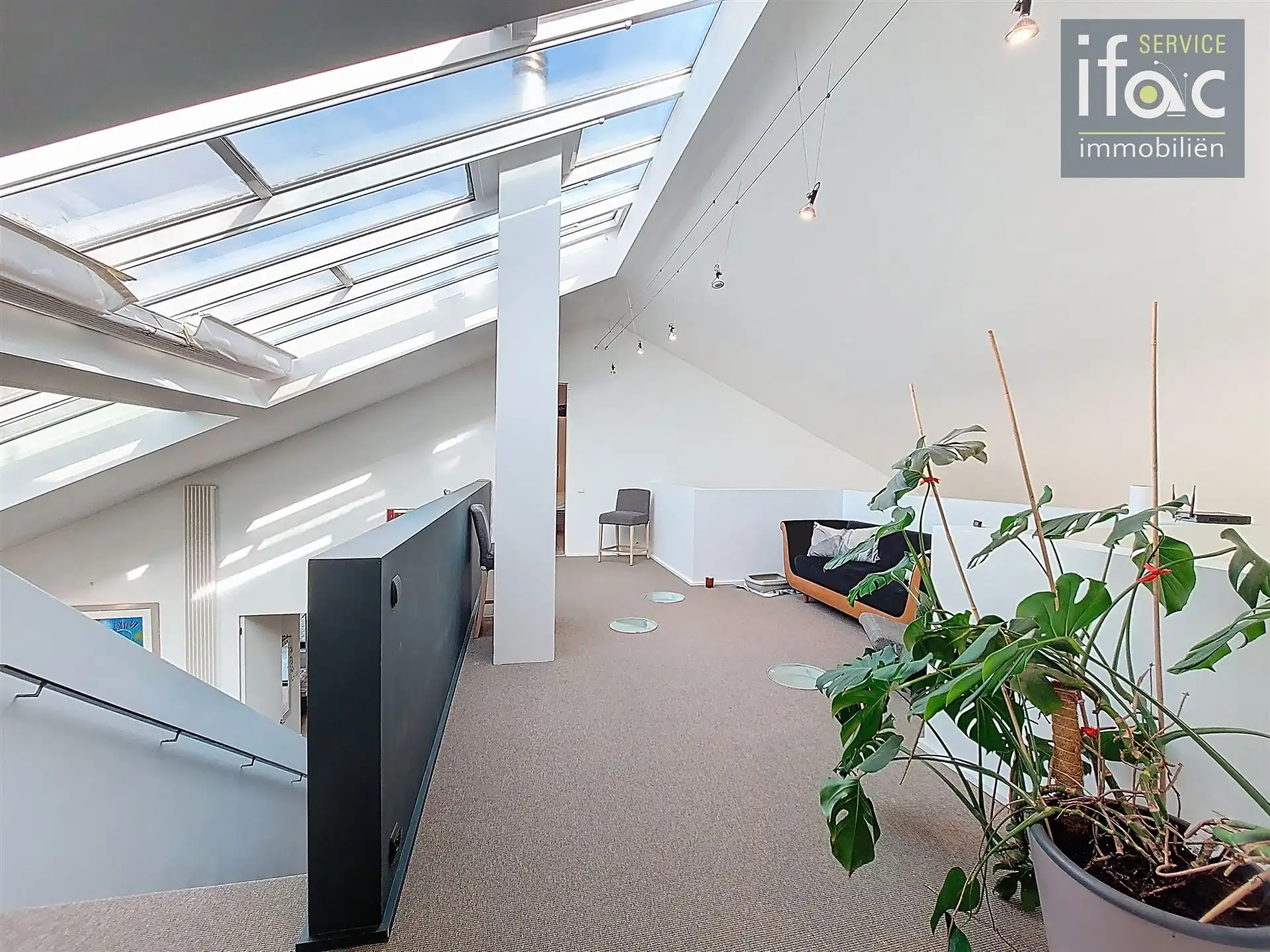 Exclusieve postmodernistische luxevilla grenzend aan bos foto 27