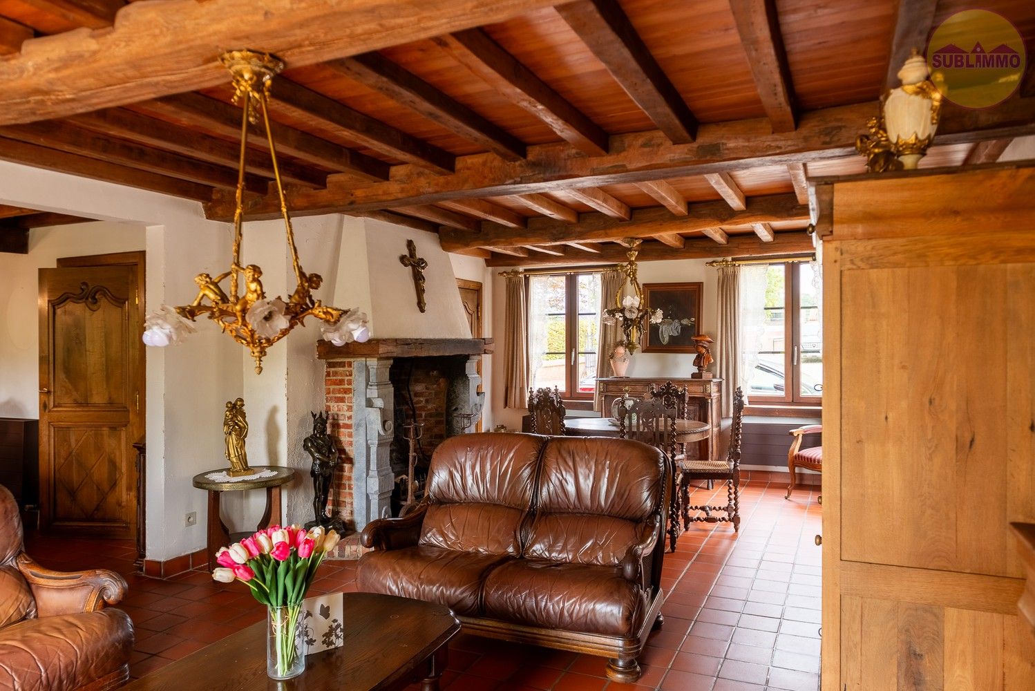 Karaktervolle woning met 6 slaapkamers op een ruim perceel van 21a 73ca foto 5
