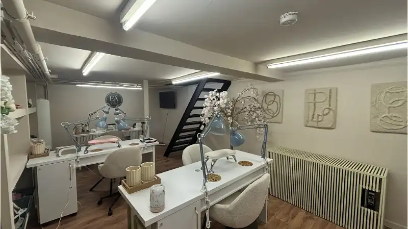 Overname instapklaar Beauty Salon - Hairstyling, Nagelstudio en Massage in Brugge foto 11