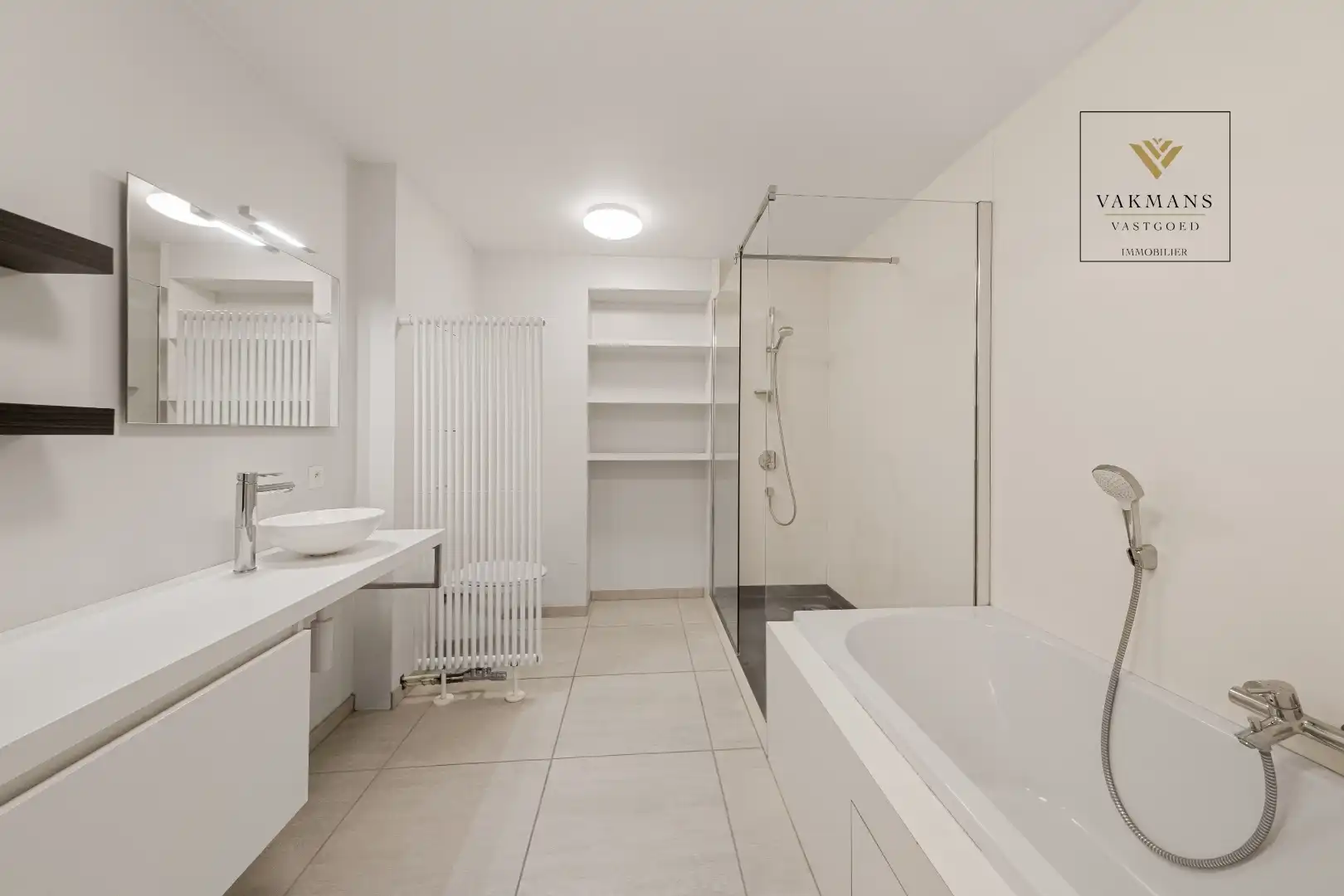 MODERN NIEUW APPARTEMENT PAL IN HET CENTRUM foto 7