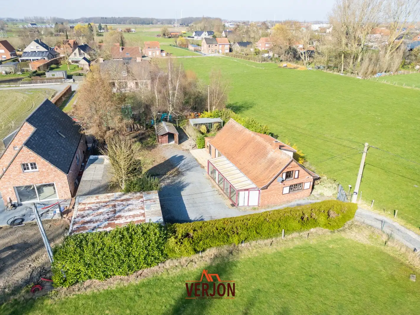 Charmante woning met landelijk karakter, veel ruimte en tal van mogelijkheden! foto 2