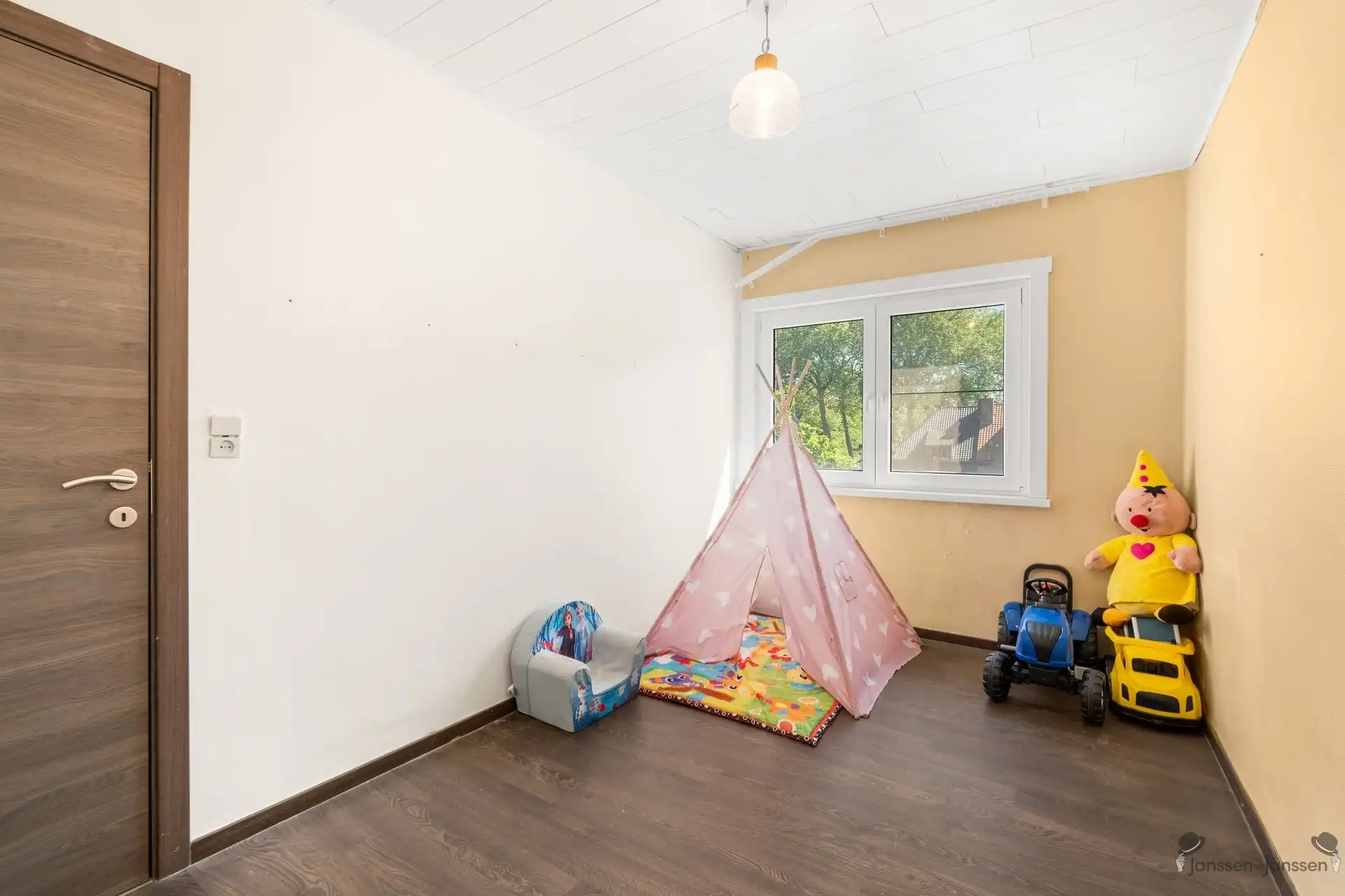 Charmante rijwoning met tuin in het groene Waterschei foto 14