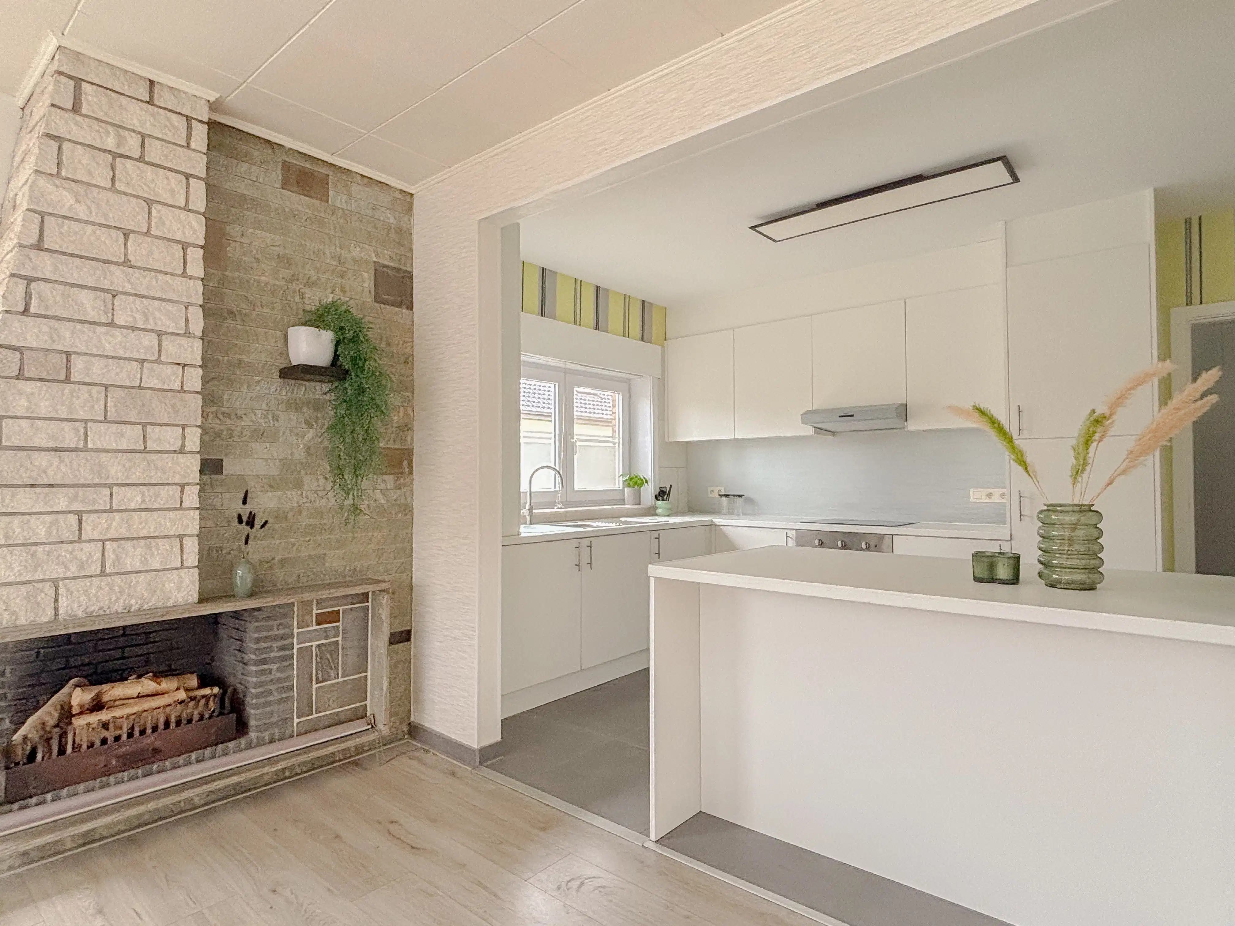 Vernieuwd 2-slaapkamer hoekappartement (98 m²) in SINT-KRUIS foto 6