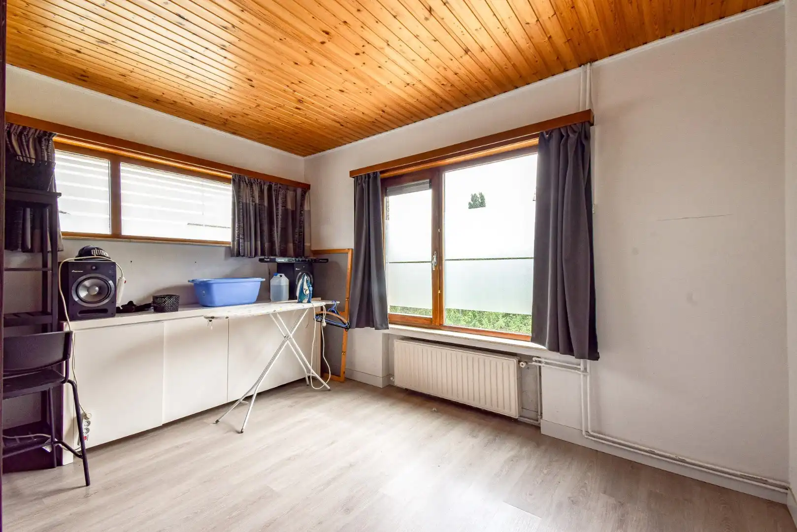 Ruime gezinswoning met grote tuin en 4 slaapkamers in  rustige woonwijk te Gistel foto 9