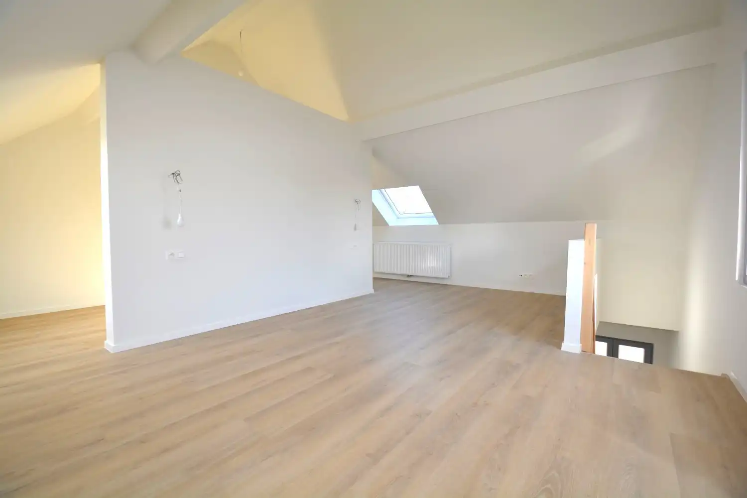 KWALITATIEF GERENOVEERDE WONING OP 835 m²! foto 10