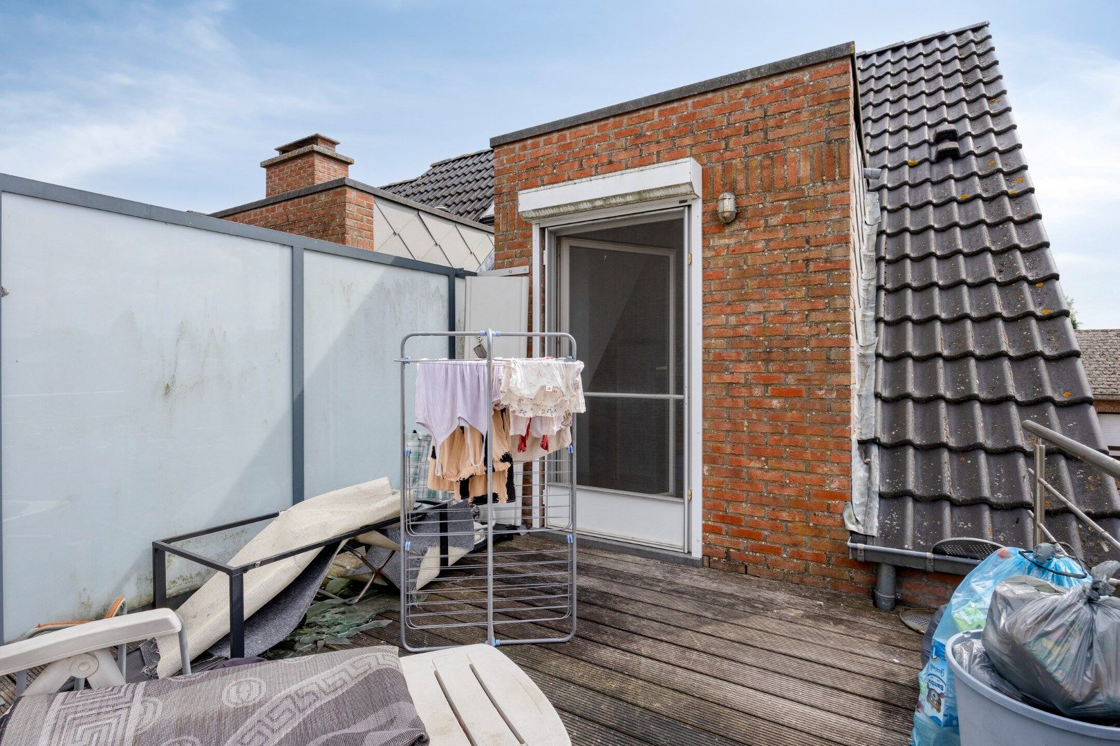 Studio met aparte slaapkamer, terras en autostaanplaats te OLV Olen ! foto 2