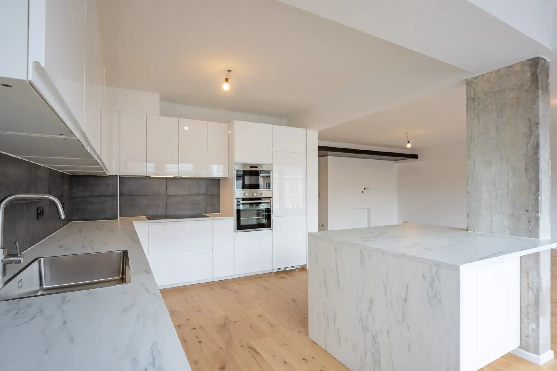 Uitzonderlijk ruime duplex in hartje Grimbergen met 4-5 kamers foto 3