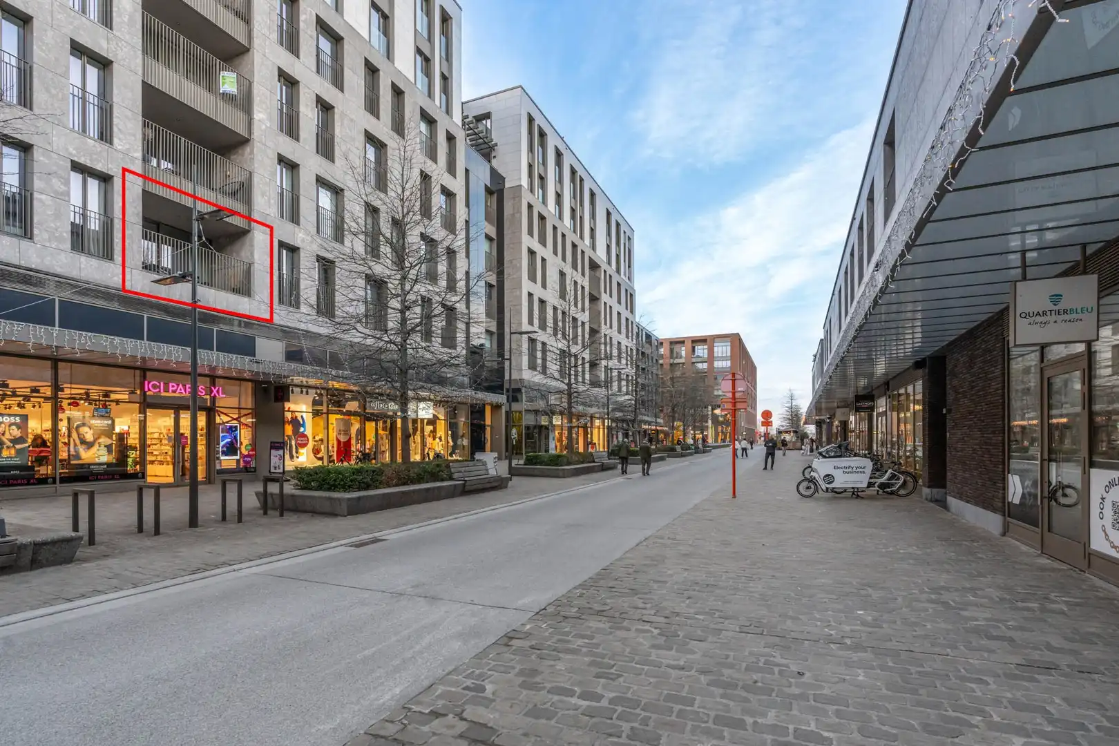 QUARTIER BLEU - Stijlvol 1-slaapkamerappartement met gezellig terras, op topligging nabij het centrum. foto {{pictureIndex}}