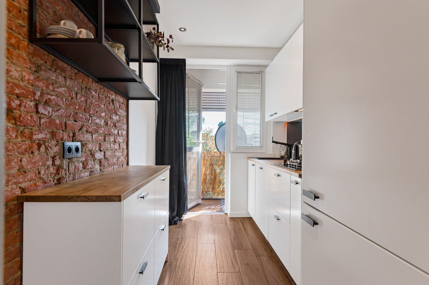 Appartement met 2 slaapkamers en terras te koop in Borgerhout! foto 9