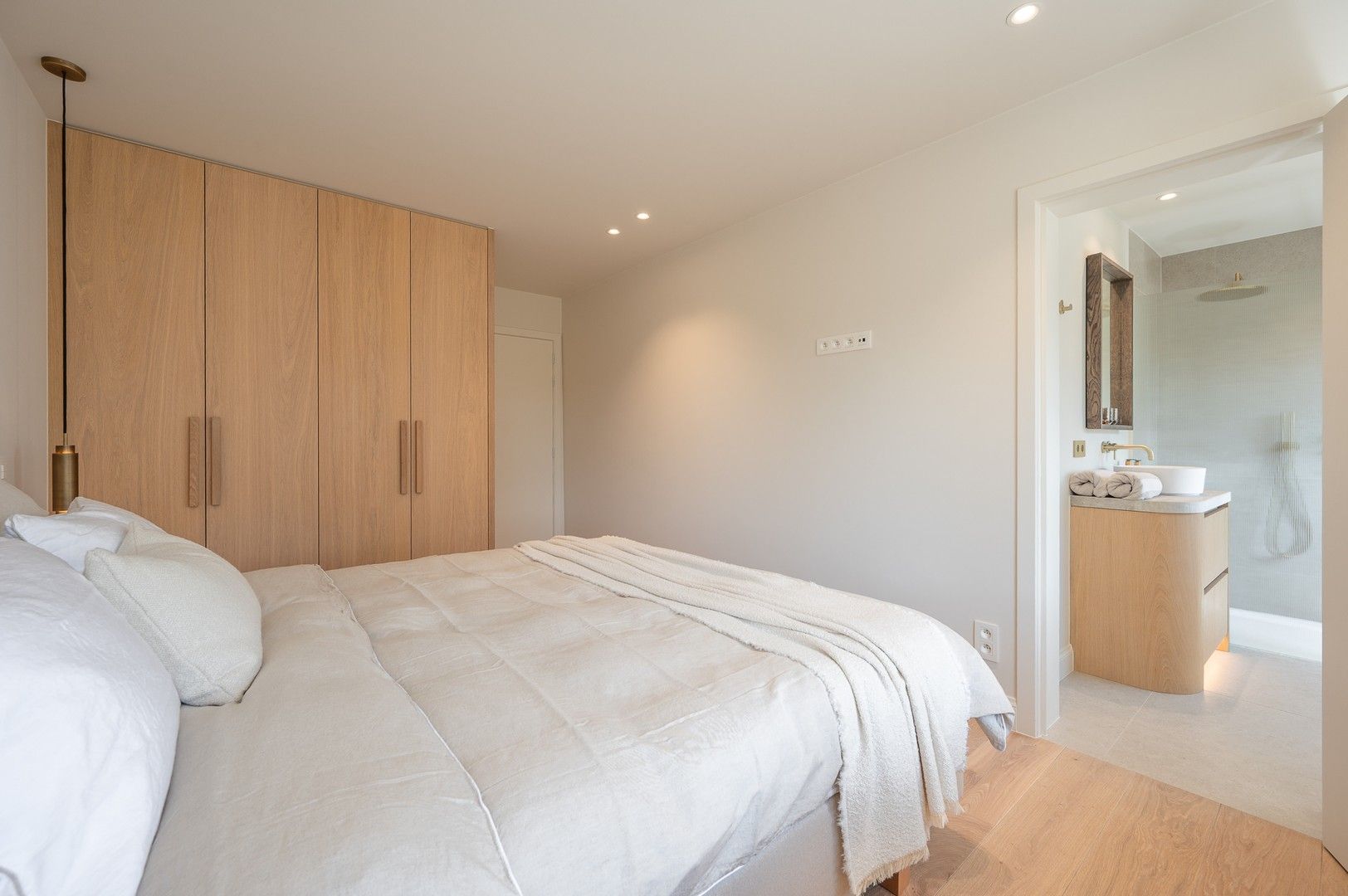 Subliem gerenoveerd hoekappartement met een schitterend zicht op de villa's van het Zoute. foto 22