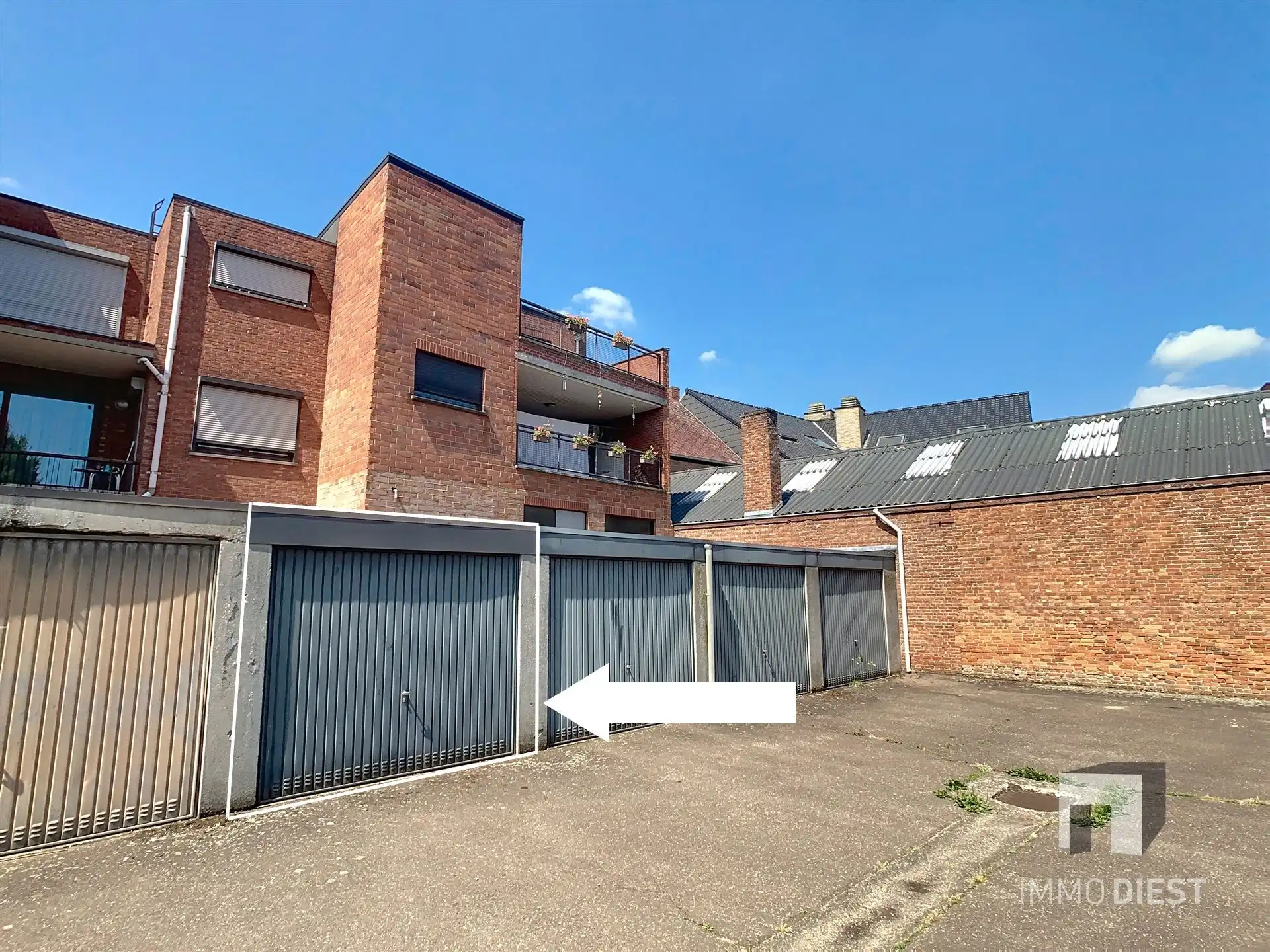 Garagebox in het centrum van Tessenderlo foto 2