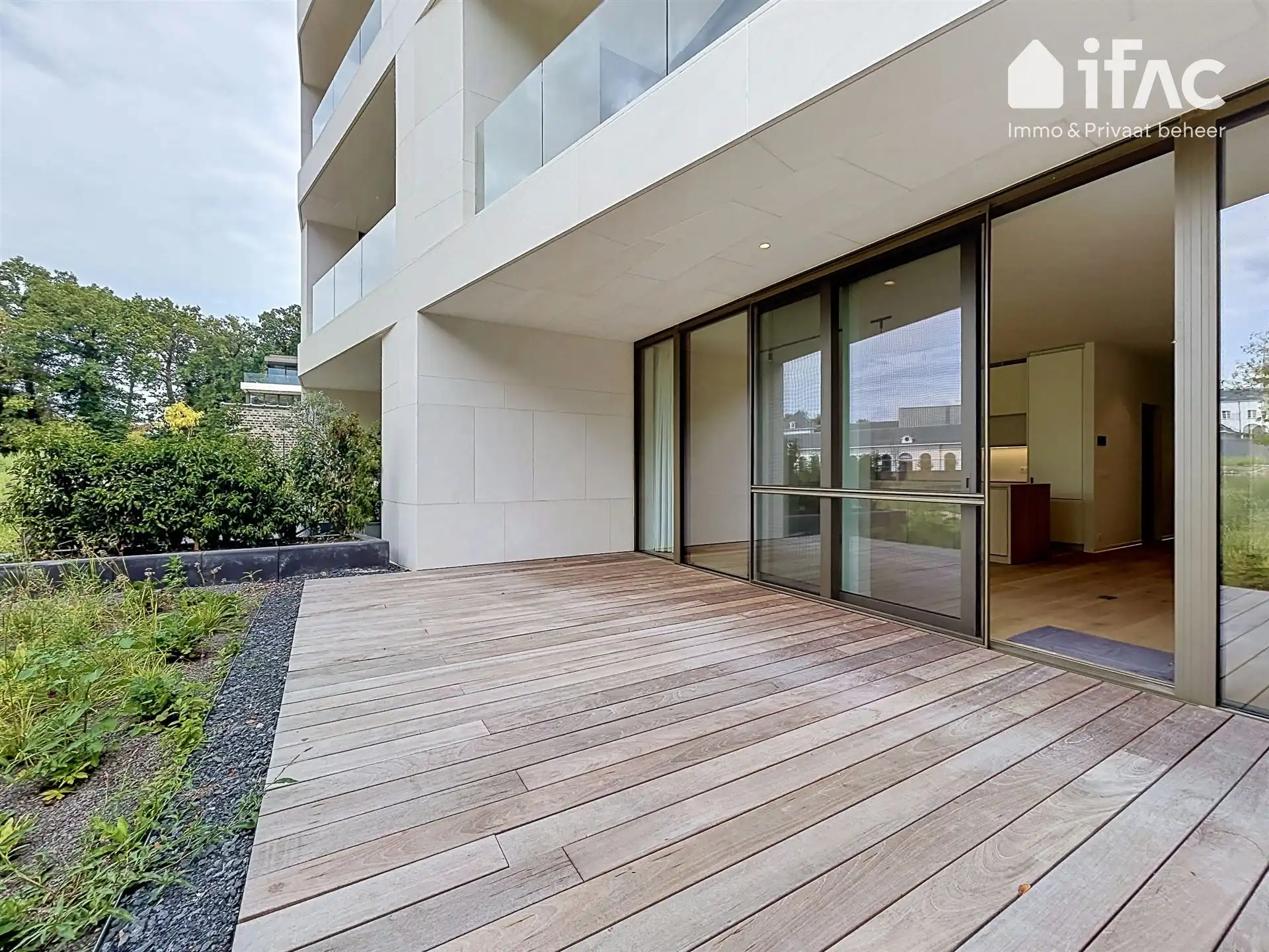 Luxeappartement met 2 terrassen en zicht op vijver foto 12