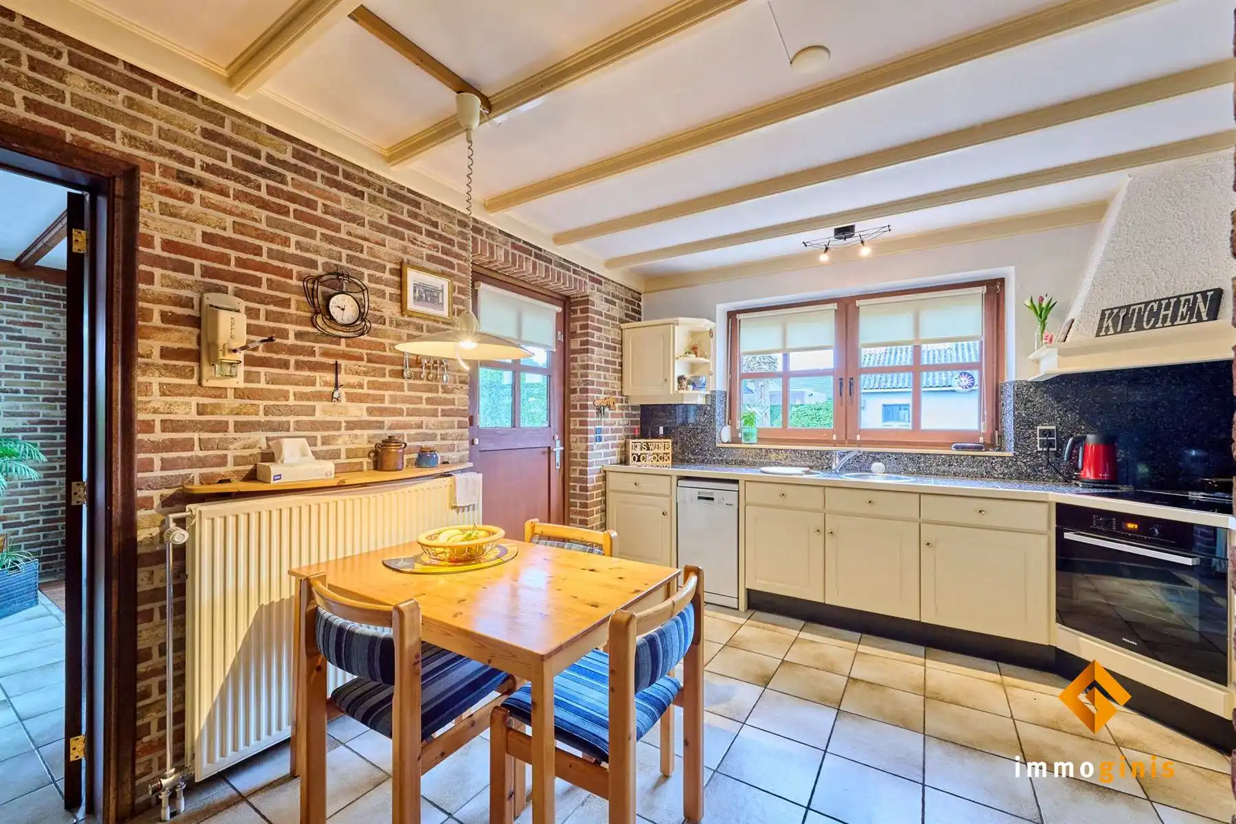 Verrassend ruime woning met 5 slaapkamers en een vrijstaand bijgebouw van 95 m²! foto 8