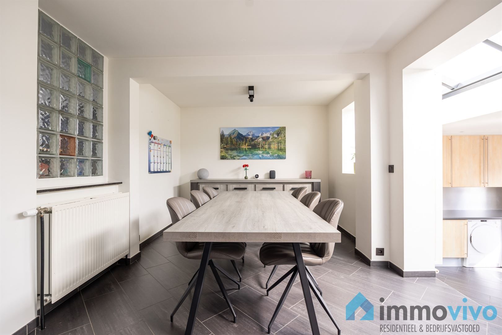 Instapklare gezinswoning met 4 slaapkamers, 2 badkamers, garage en zuidgerichte tuin op een toplocatie foto 6