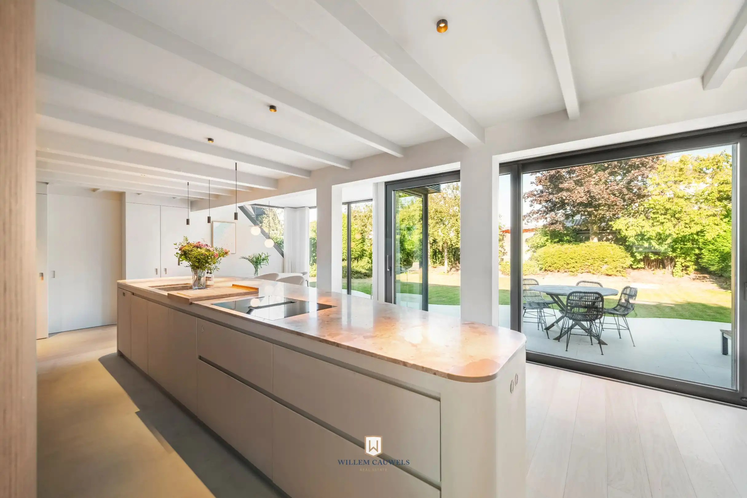 Alleenstaande villa met mooie tuin te Knokke foto 11