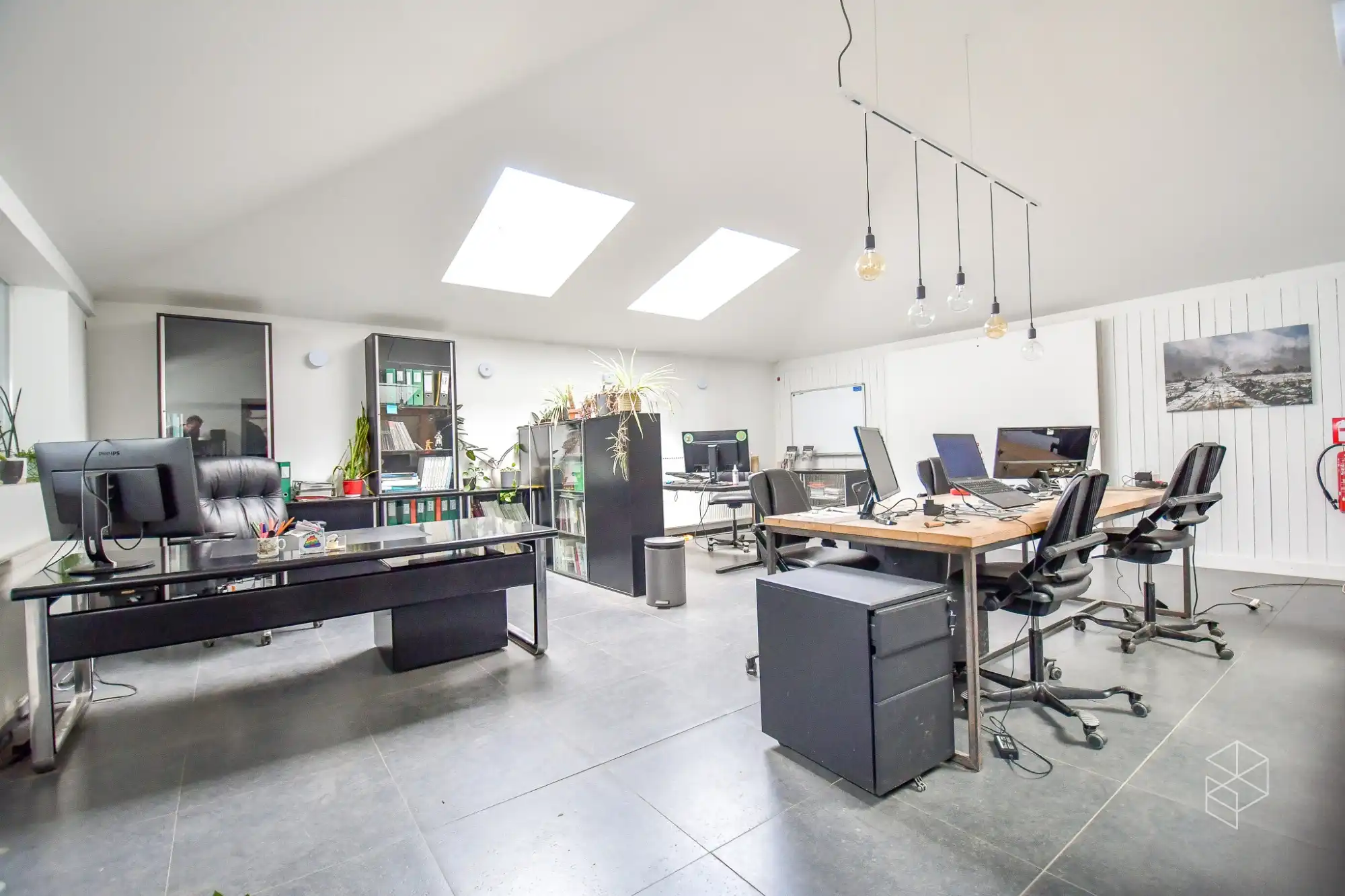 Ruime loods met kantoor ruimte (249m²) te Maldegem foto 3