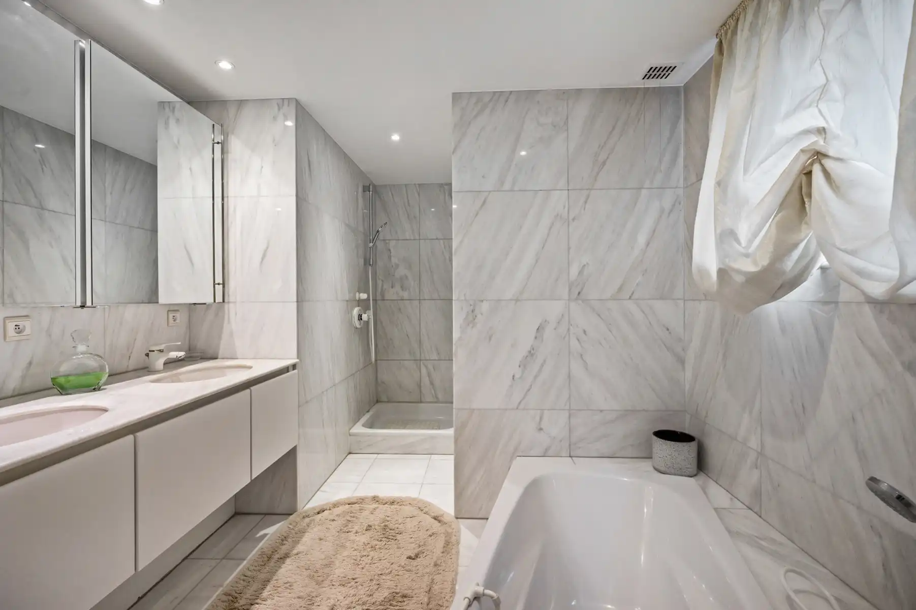 Ruim duplex appartement in het centrum van Schilde foto 18