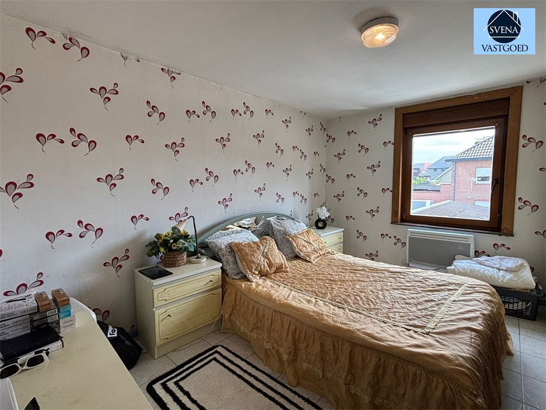 WONING MET 5 SLAAPKAMERS EN STADSTUINTJE. foto 8