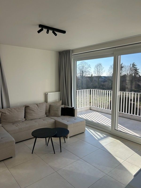 Appartement met terras en 2 parkeerplaatsen foto 5