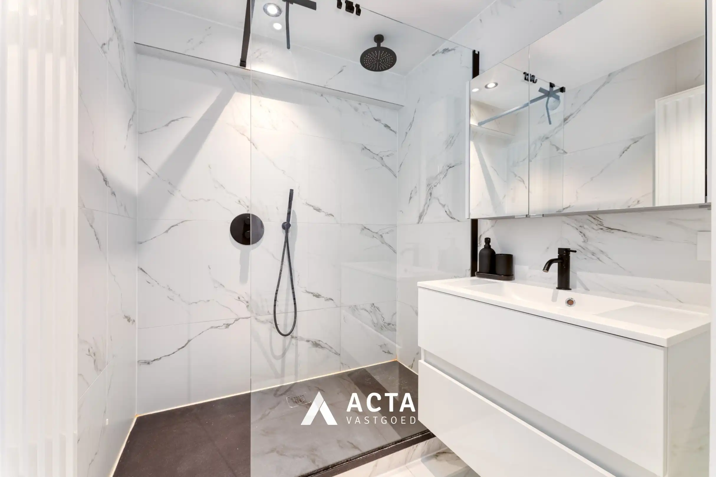 Instapklaar appartement met 2 slaapkamers in centrum Oostende foto 13