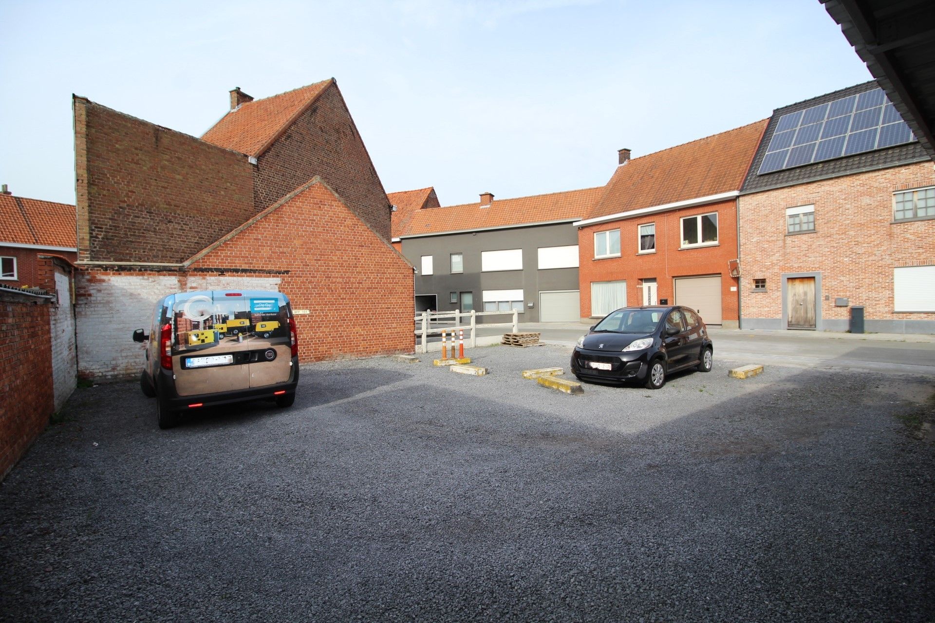 Ruim appartement met 4 slaapkamers en overdekte autostaanplaats foto 13