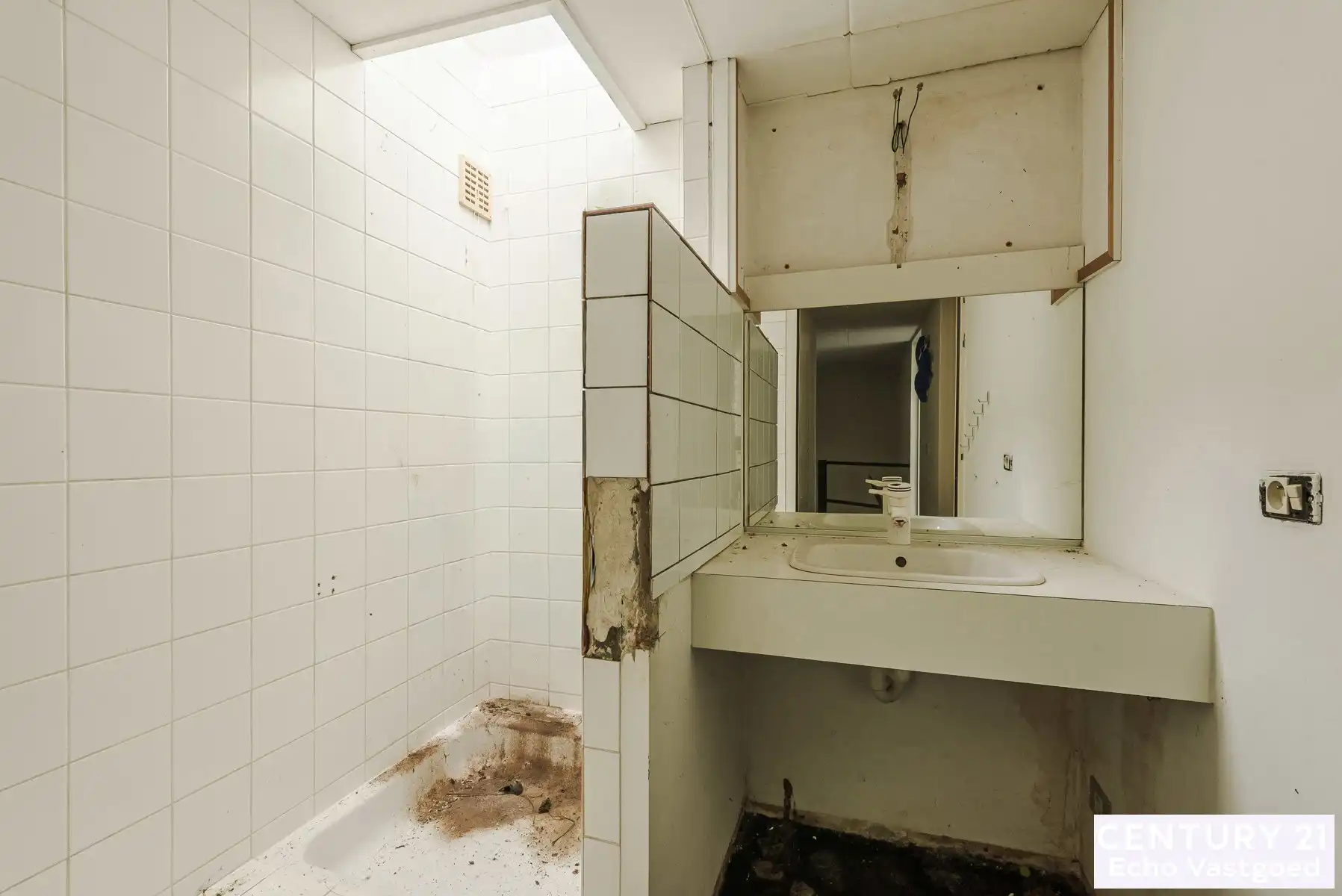 Unieke te renoveren villa in villawijk “De Lint” foto 20