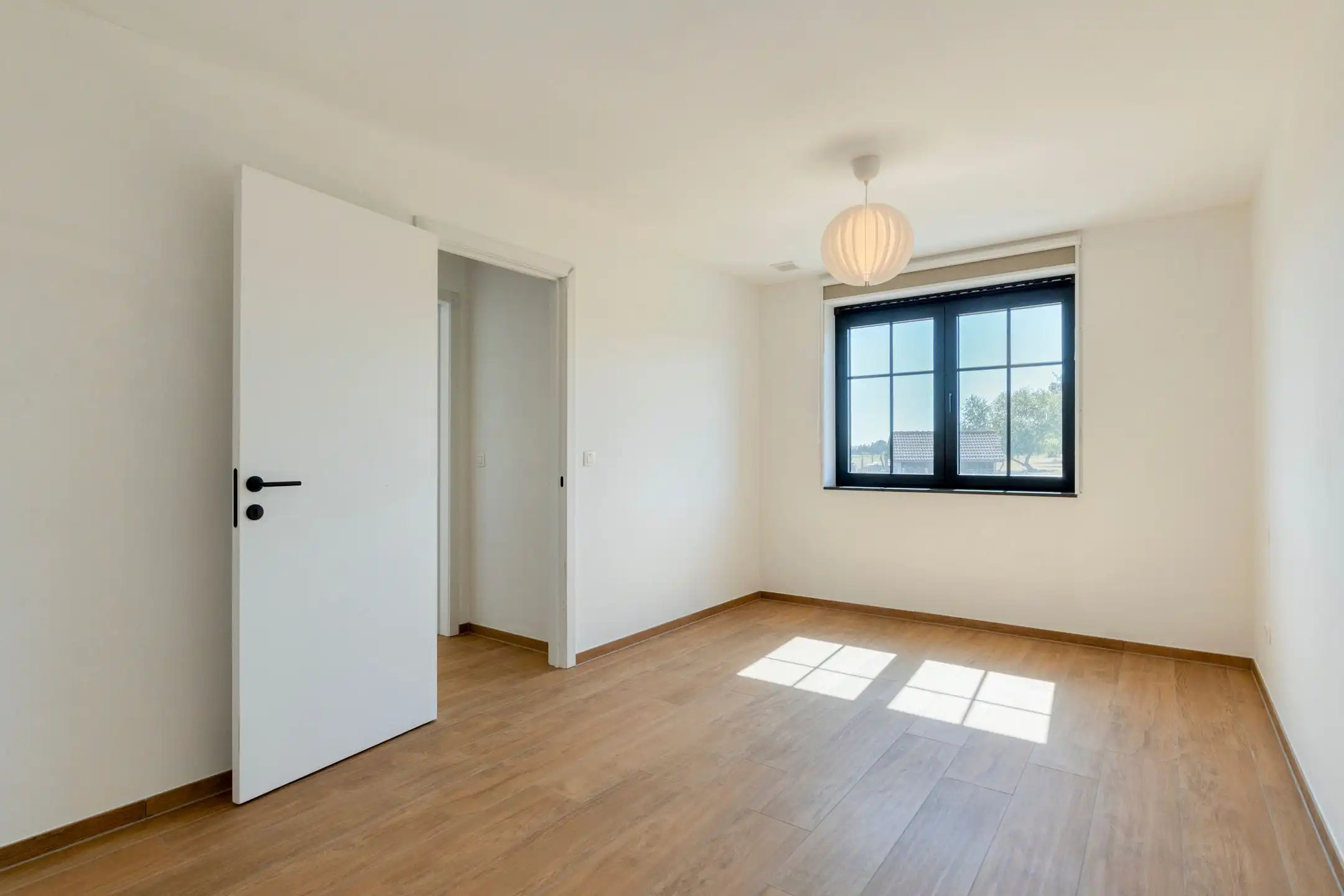 Nieuwbouwcomfort met uitzicht op de velden foto 17
