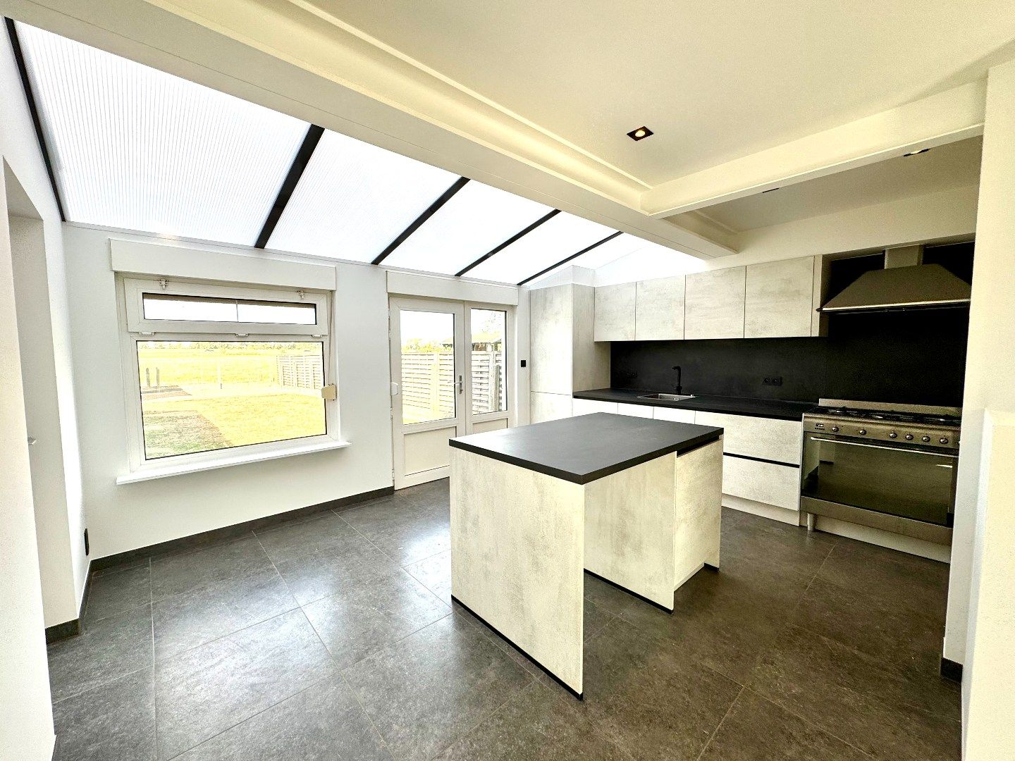 GERENOVEERDE WONING MET 3 SLPKS, TUIN EN GARAGE foto 10